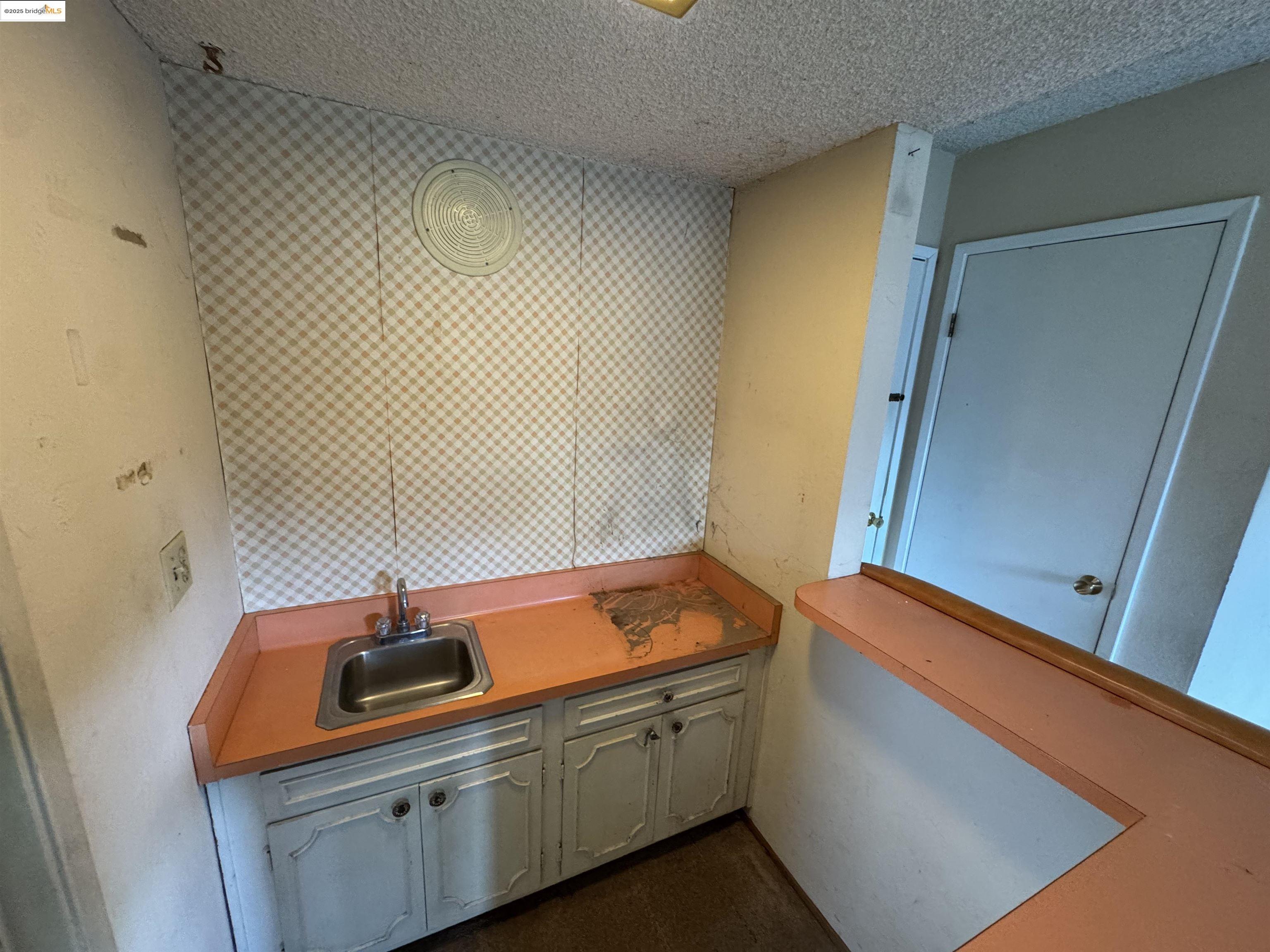 Detail Gallery Image 19 of 49 For 7081 Ann Arbor Way, Dublin,  CA 94568 - 4 Beds | 2/1 Baths