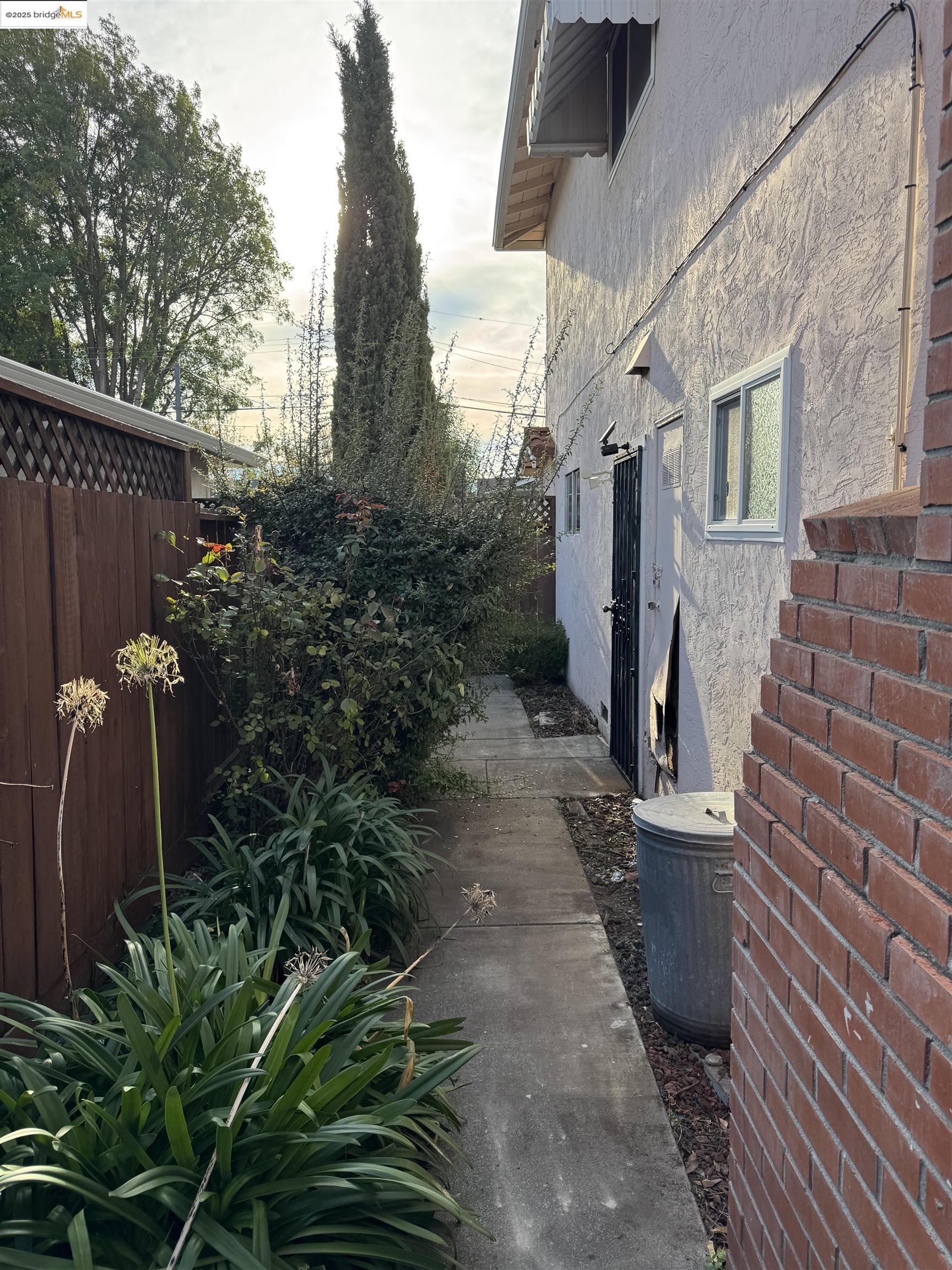 Detail Gallery Image 22 of 49 For 7081 Ann Arbor Way, Dublin,  CA 94568 - 4 Beds | 2/1 Baths