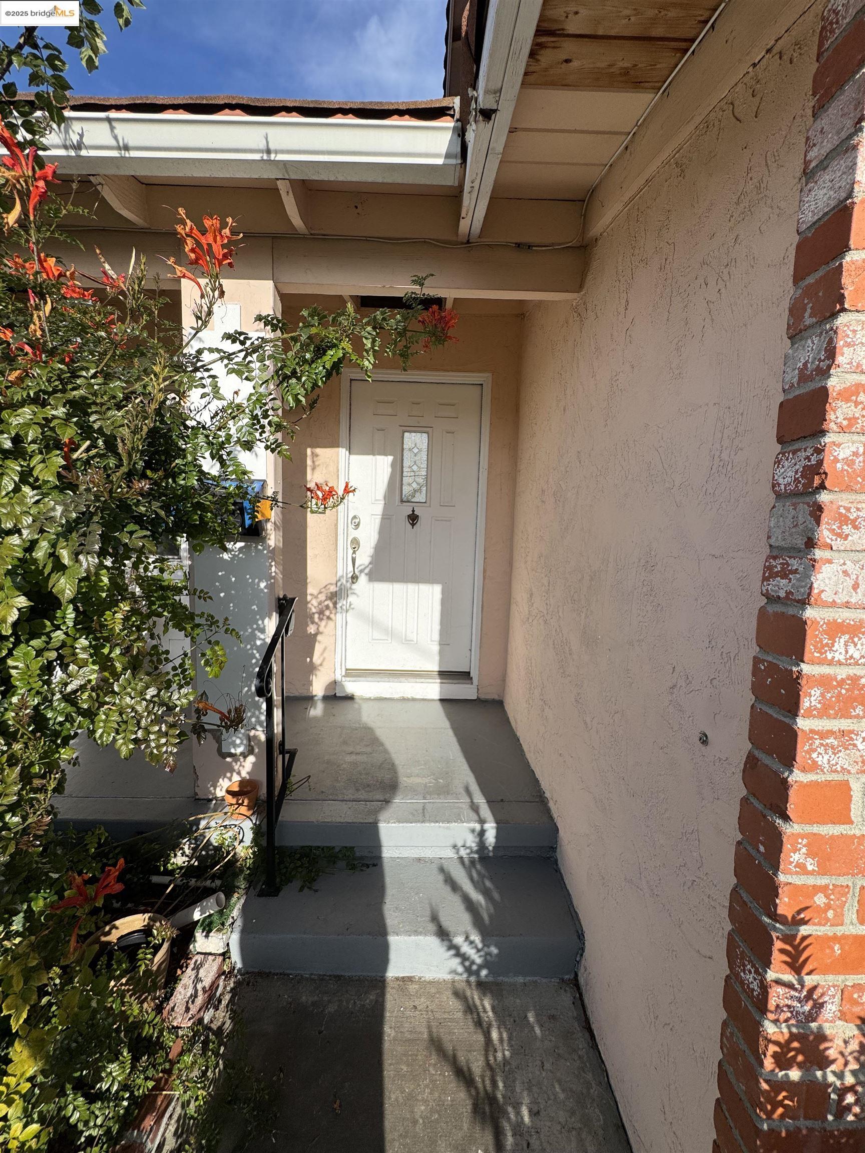 Detail Gallery Image 5 of 49 For 7081 Ann Arbor Way, Dublin,  CA 94568 - 4 Beds | 2/1 Baths