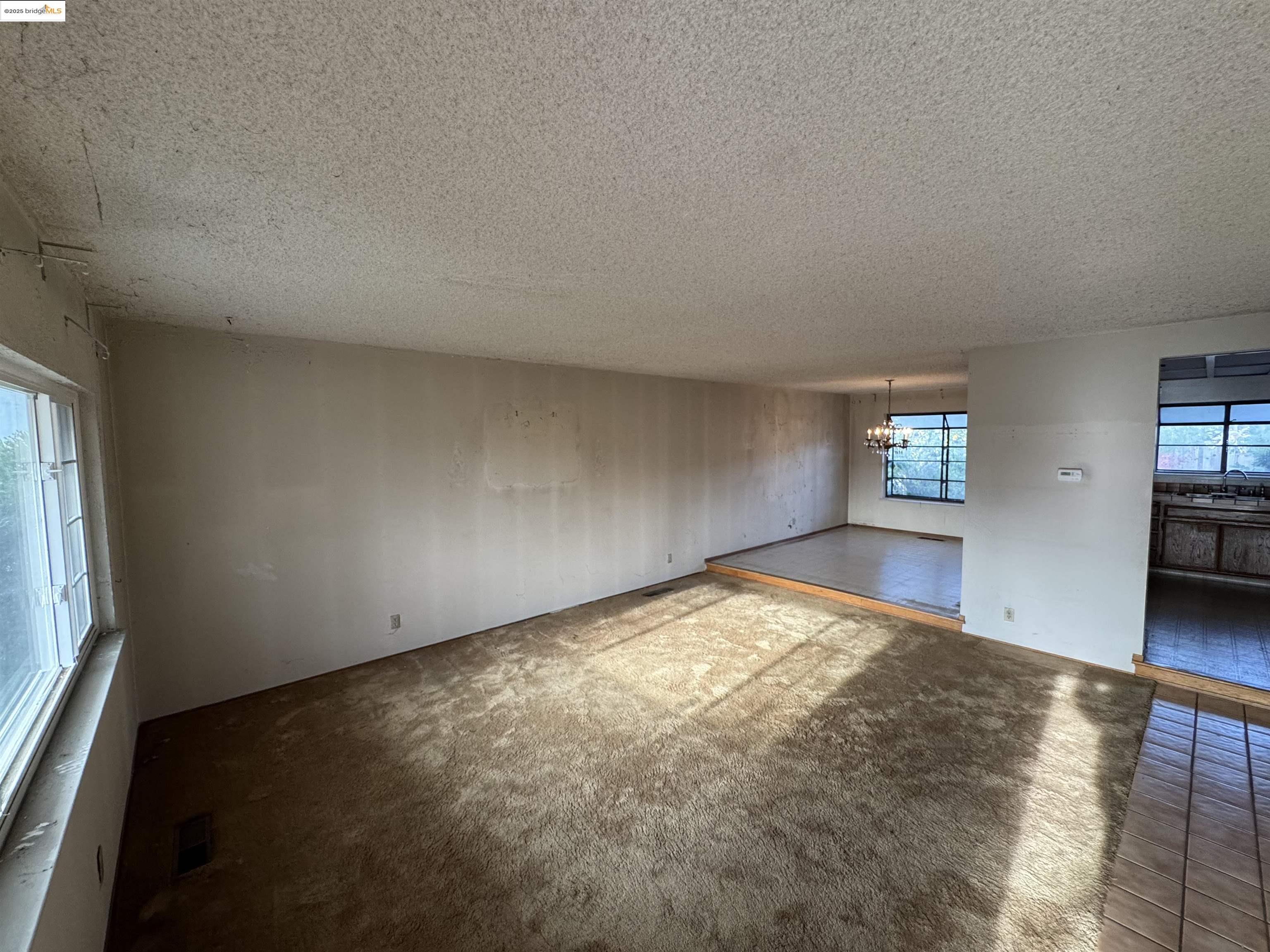 Detail Gallery Image 6 of 49 For 7081 Ann Arbor Way, Dublin,  CA 94568 - 4 Beds | 2/1 Baths