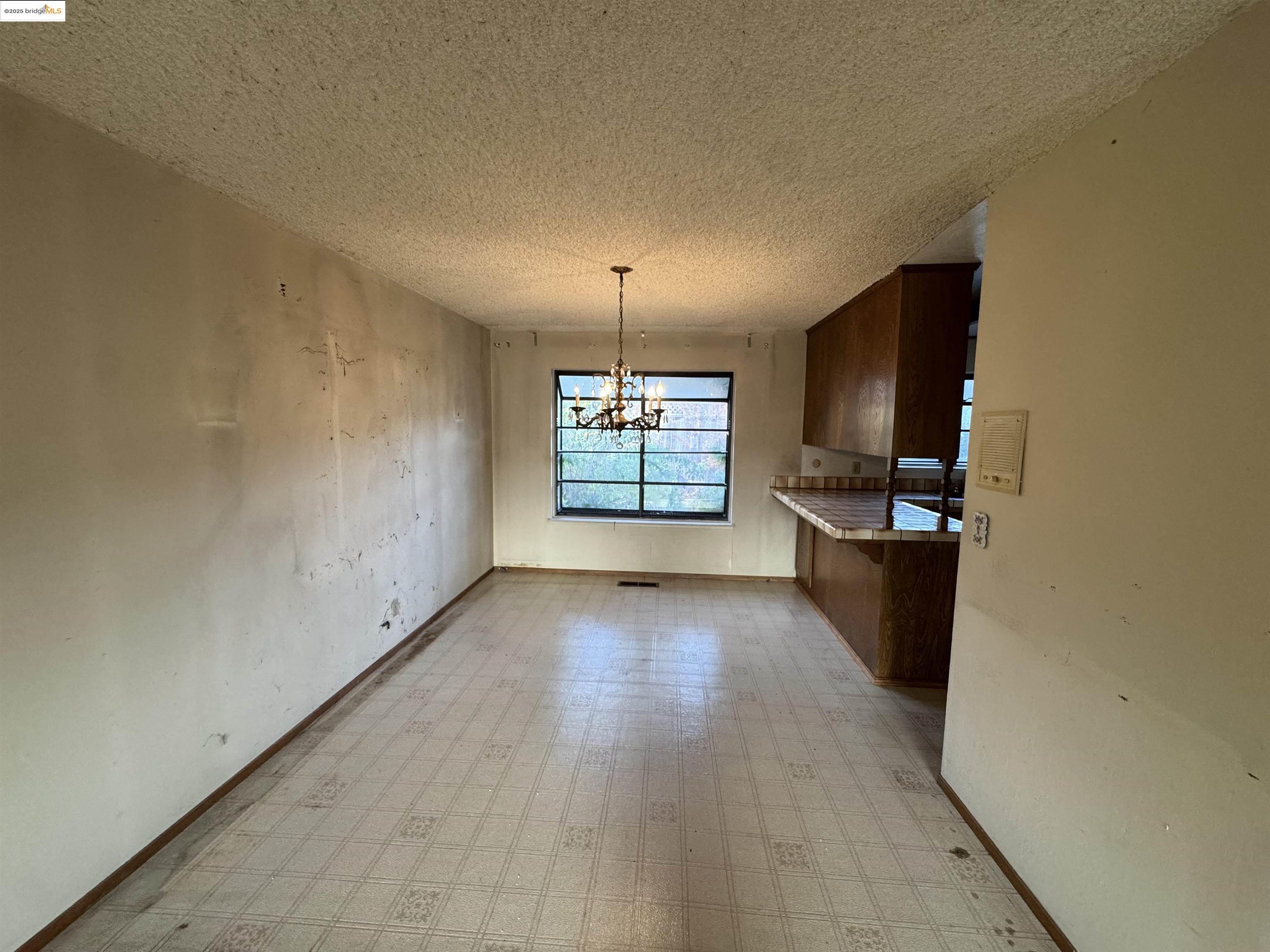 Detail Gallery Image 8 of 49 For 7081 Ann Arbor Way, Dublin,  CA 94568 - 4 Beds | 2/1 Baths