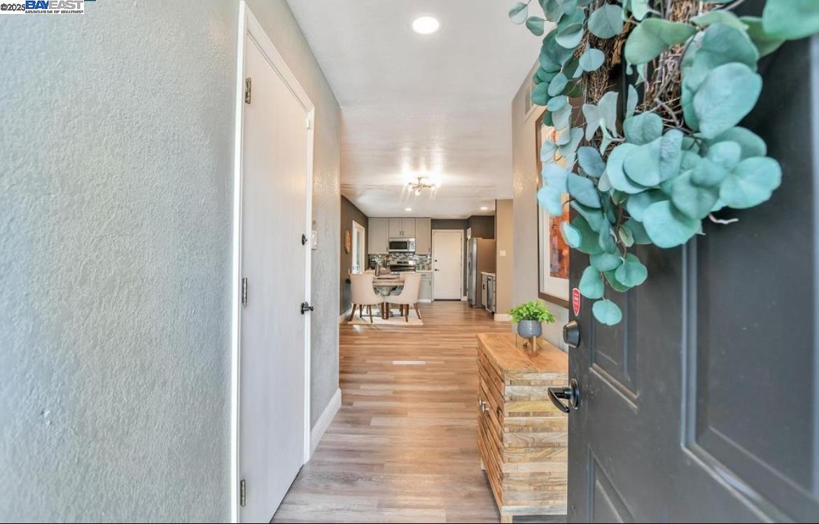 Detail Gallery Image 8 of 21 For 1300 Cavallo Rd, Antioch,  CA 94509 - 3 Beds | 2 Baths