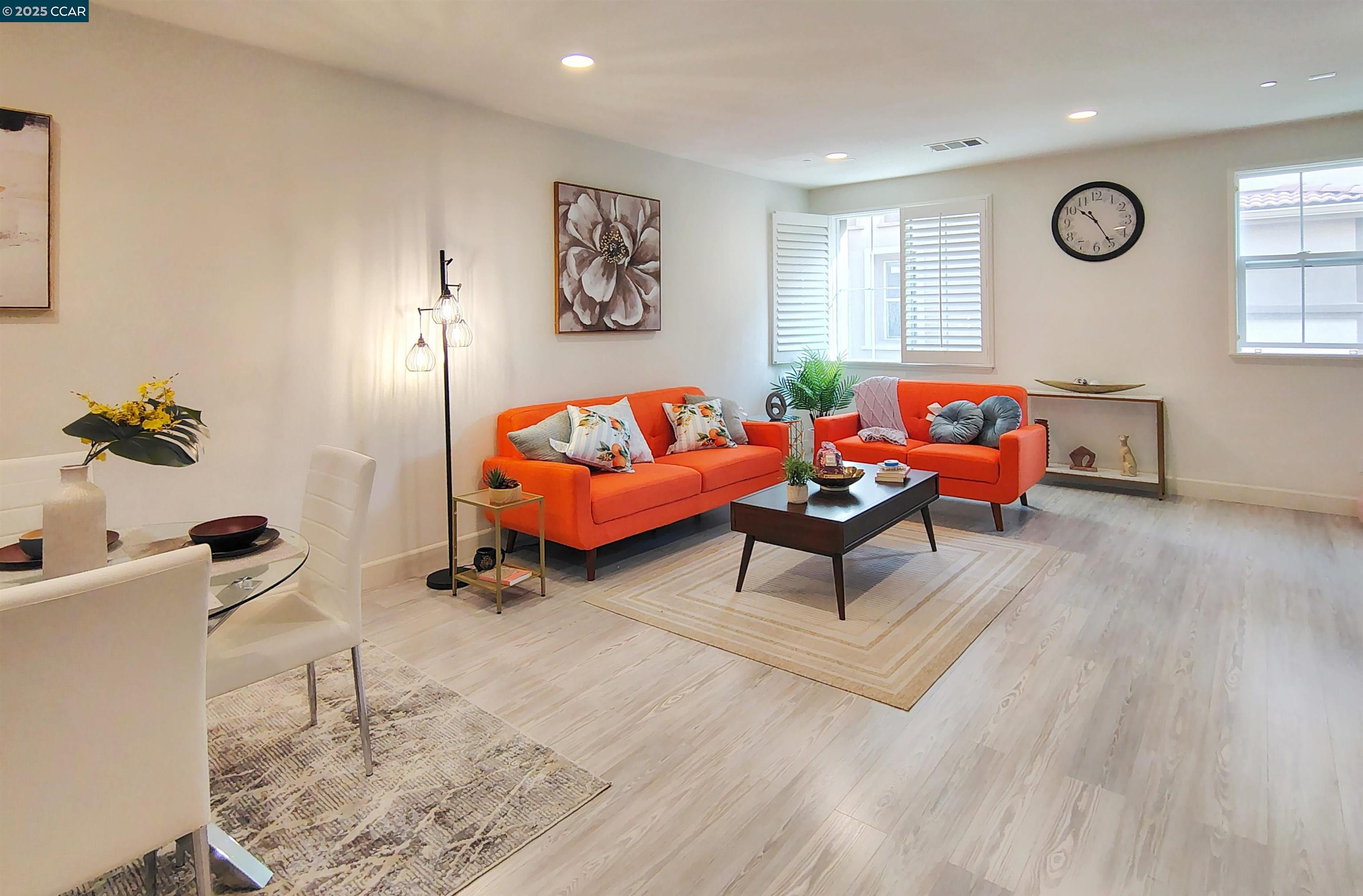 Photo #2: 41119308 Listing: Photo #2