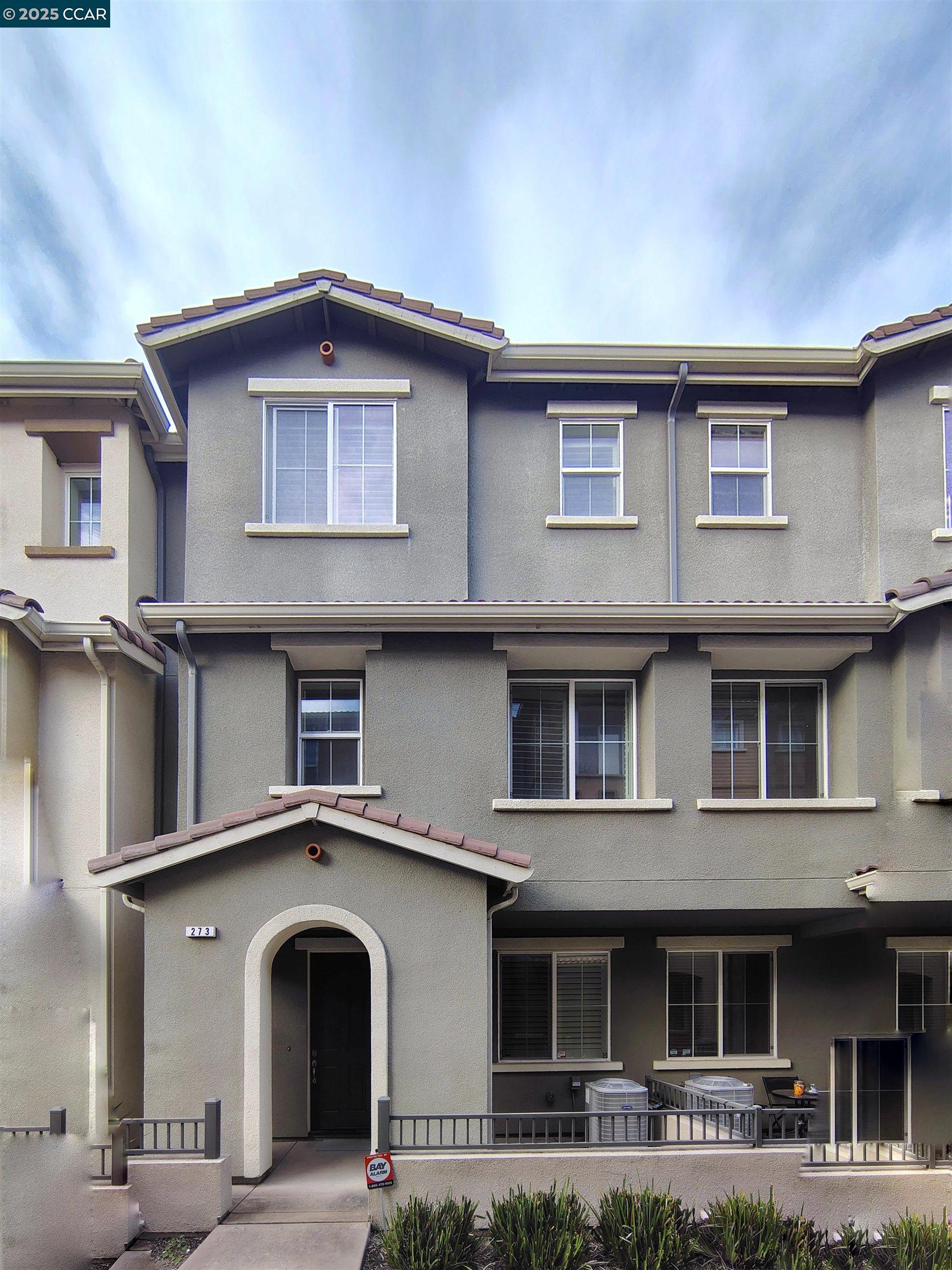 Detail Gallery Image 16 of 22 For 273 Sullivan Way, Hayward,  CA 94541 - 3 Beds | 2/1 Baths