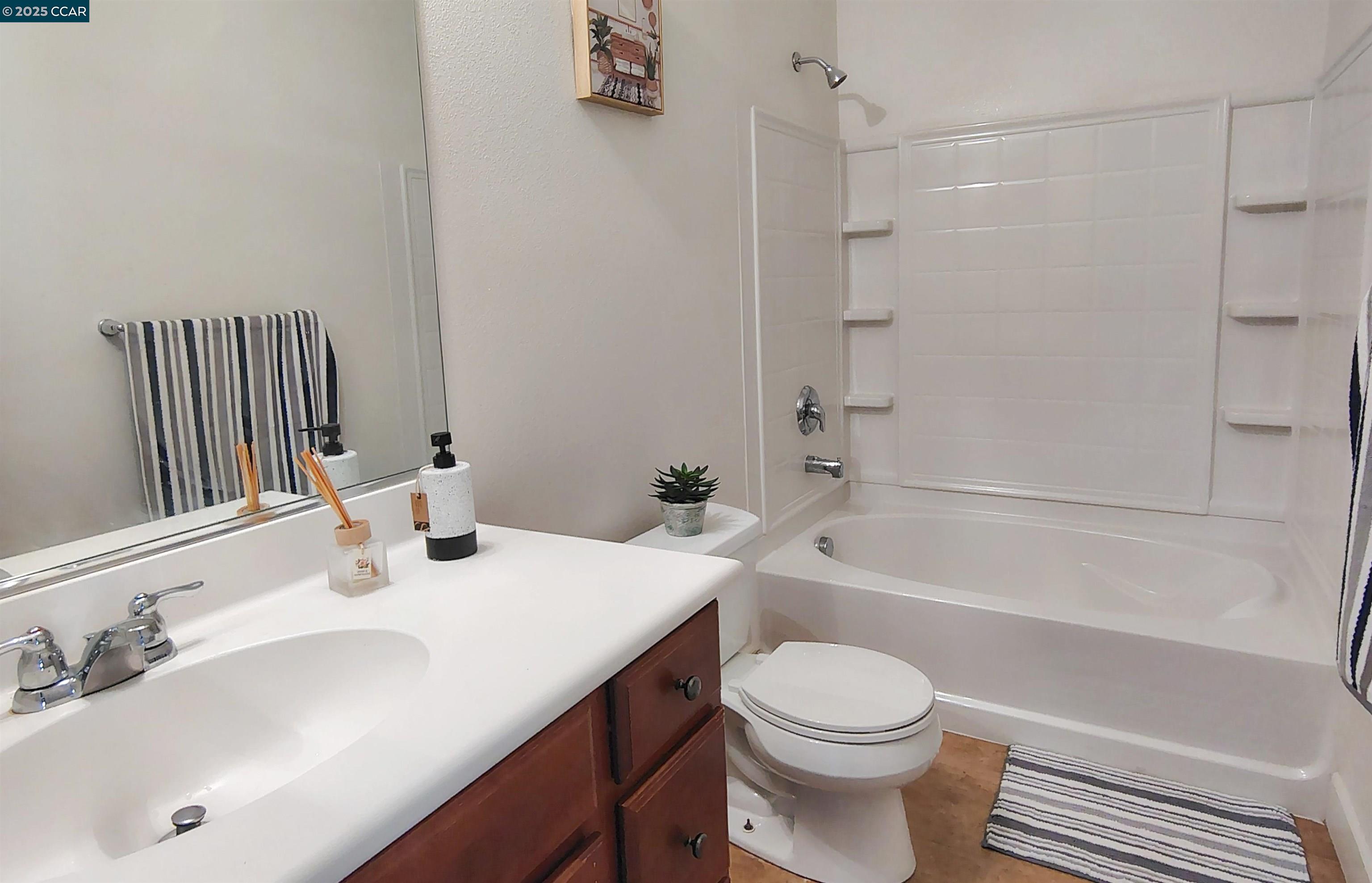 Detail Gallery Image 9 of 22 For 273 Sullivan Way, Hayward,  CA 94541 - 3 Beds | 2/1 Baths