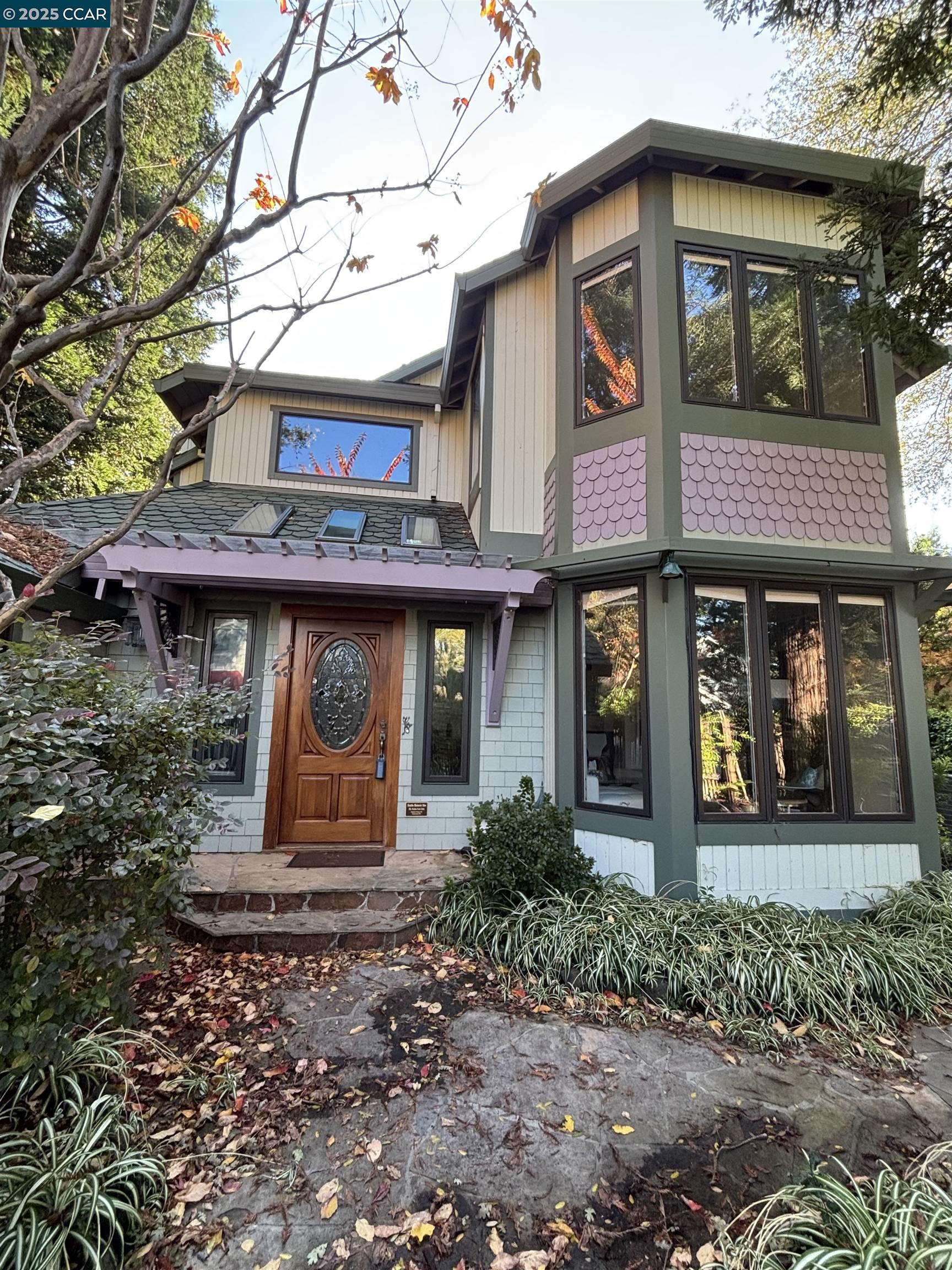 Front Image Thumbnail for CC41119312