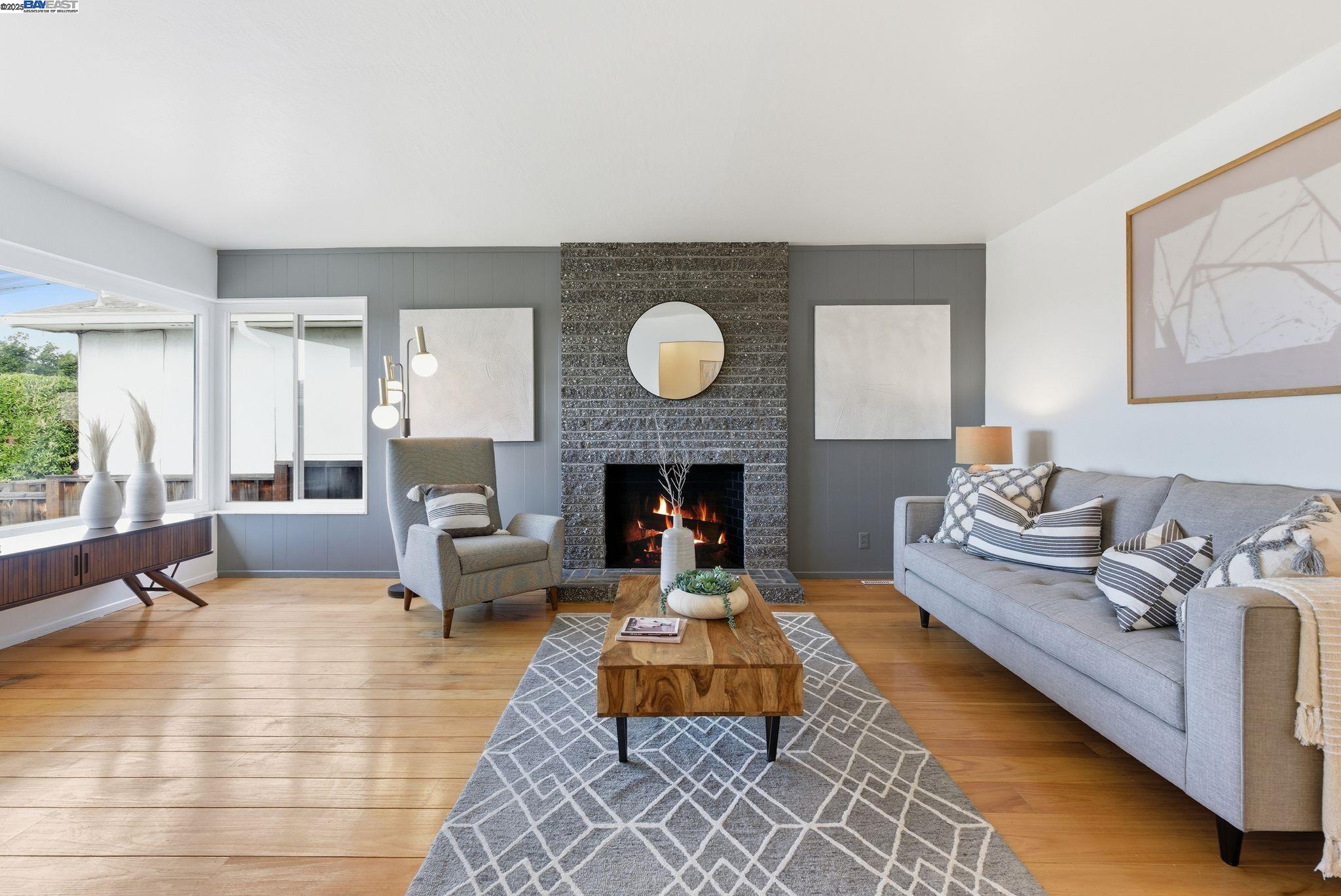 Detail Gallery Image 2 of 24 For 2724 Benedict Dr, San Leandro,  CA 94577 - 3 Beds | 2/1 Baths