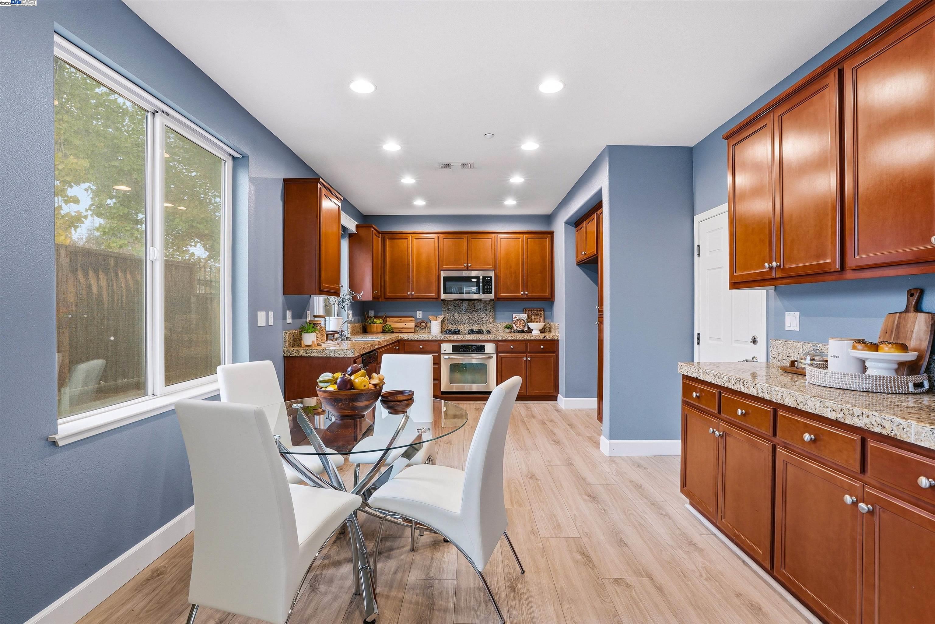 Detail Gallery Image 11 of 46 For 1174 Juan Jose Ln, Tracy,  CA 95376 - 4 Beds | 2/1 Baths