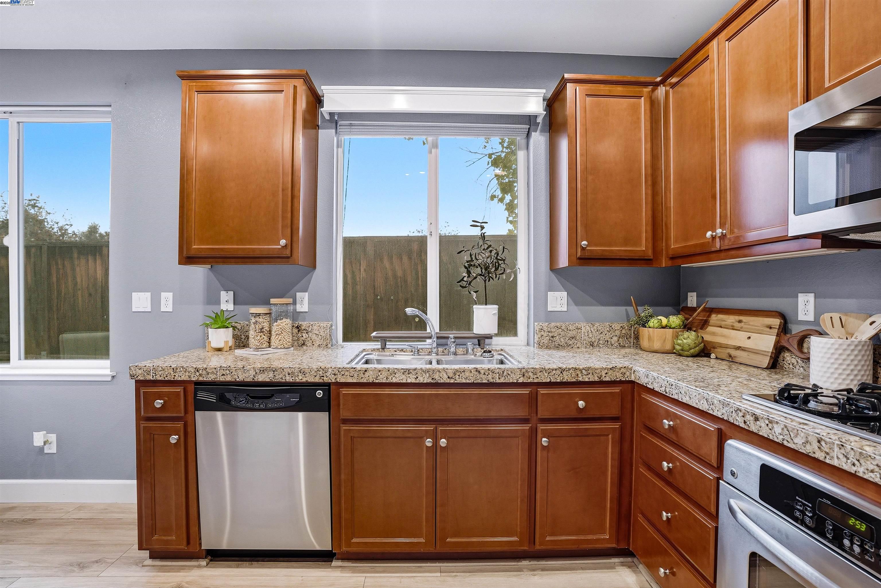 Detail Gallery Image 15 of 46 For 1174 Juan Jose Ln, Tracy,  CA 95376 - 4 Beds | 2/1 Baths