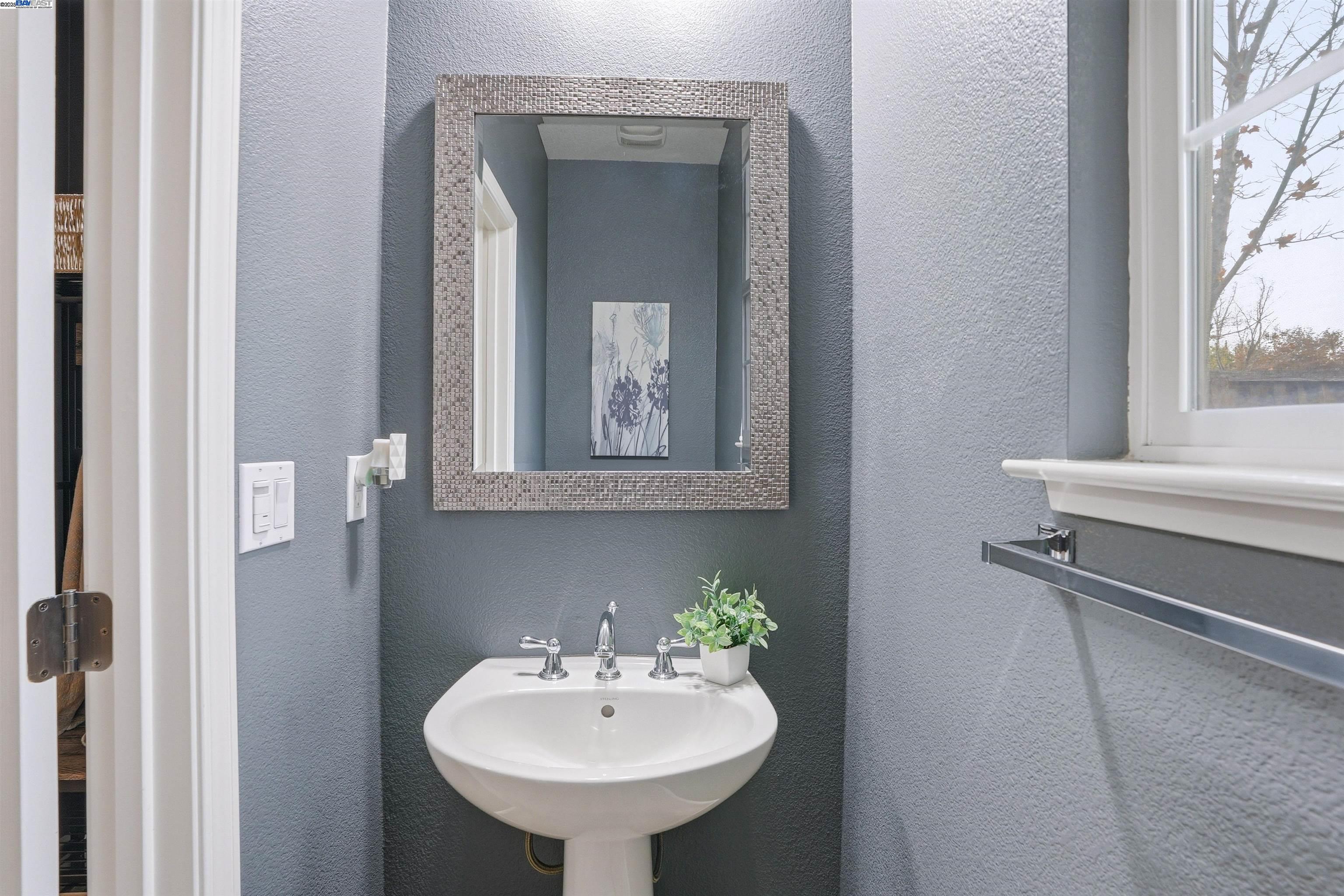 Detail Gallery Image 6 of 46 For 1174 Juan Jose Ln, Tracy,  CA 95376 - 4 Beds | 2/1 Baths