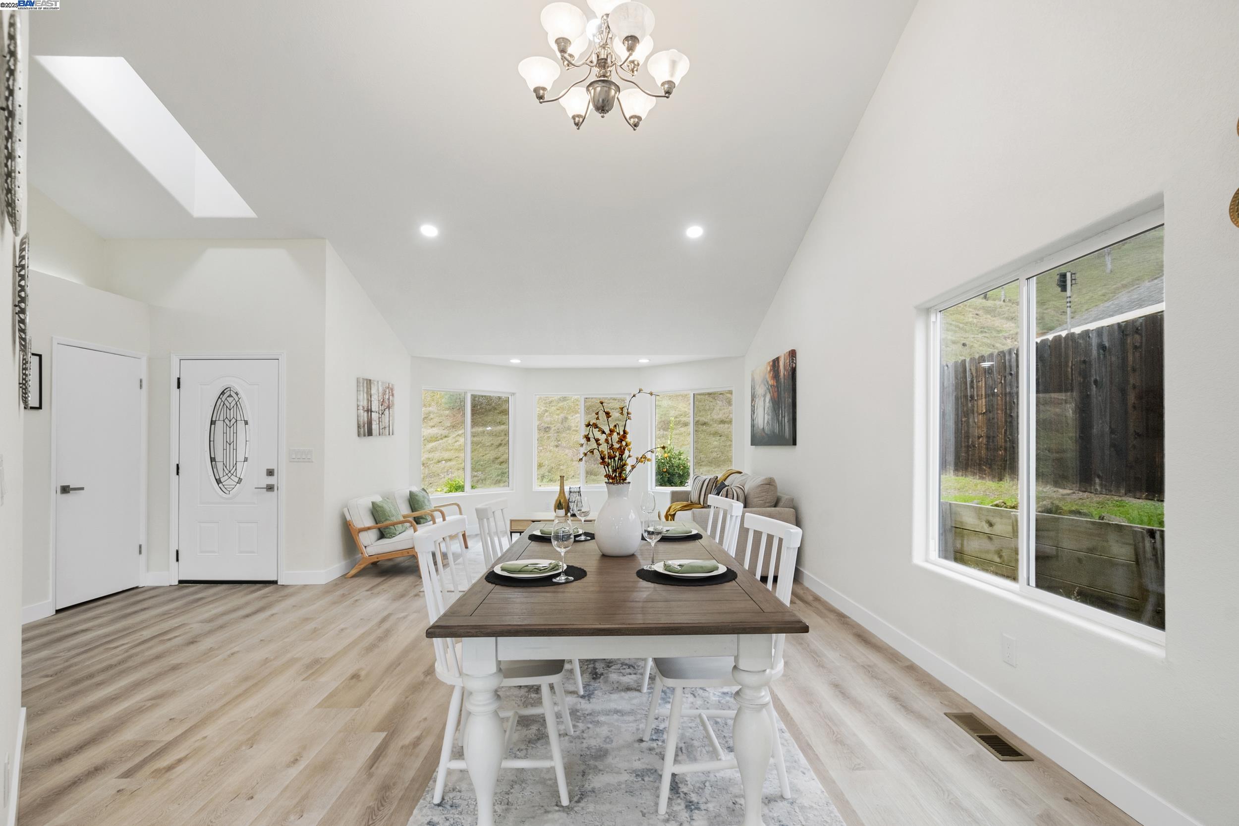 Detail Gallery Image 11 of 60 For 1239 Steele Canyon, Napa,  CA 94558 - 3 Beds | 2 Baths