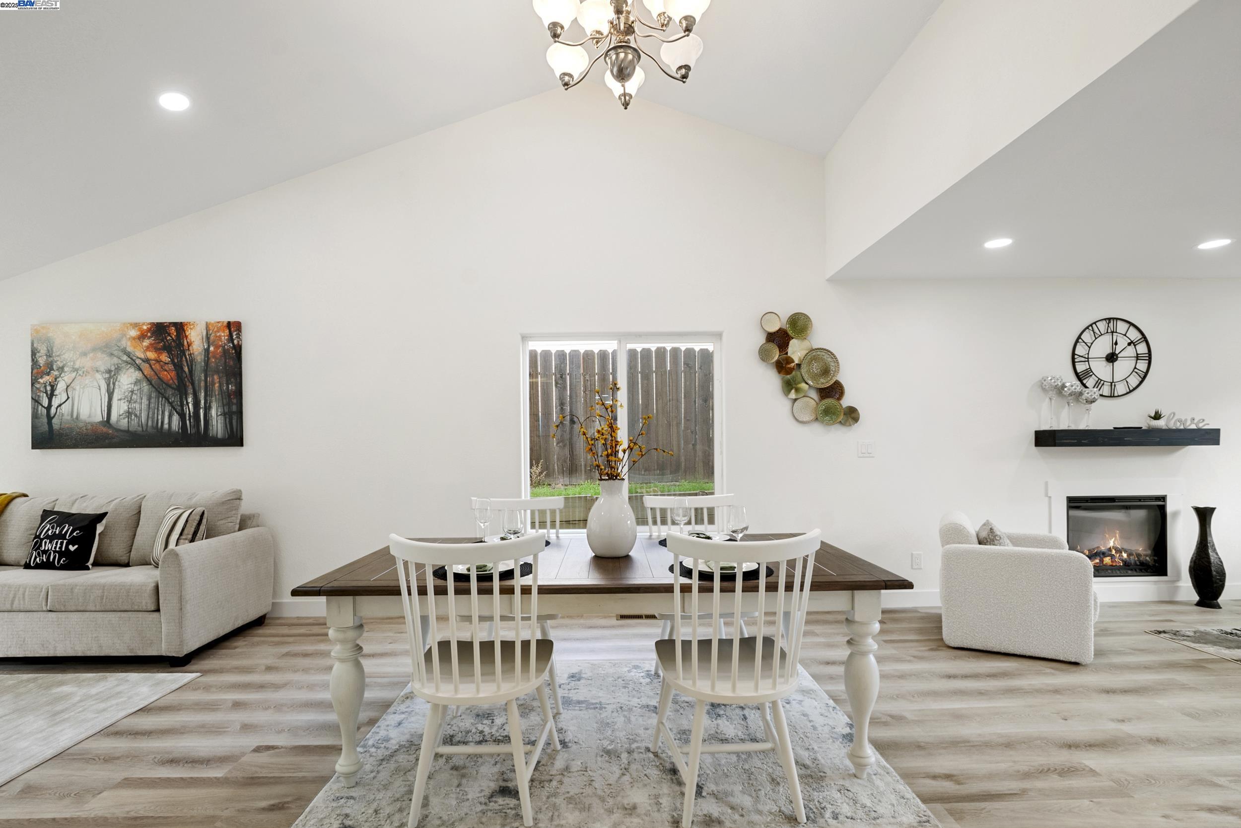 Detail Gallery Image 12 of 60 For 1239 Steele Canyon, Napa,  CA 94558 - 3 Beds | 2 Baths