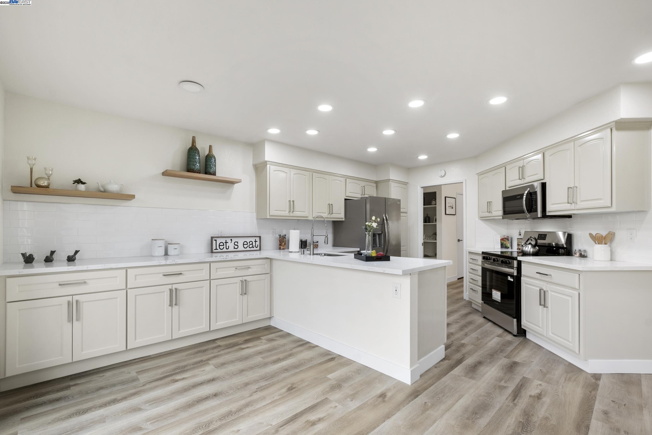 Detail Gallery Image 17 of 60 For 1239 Steele Canyon, Napa,  CA 94558 - 3 Beds | 2 Baths