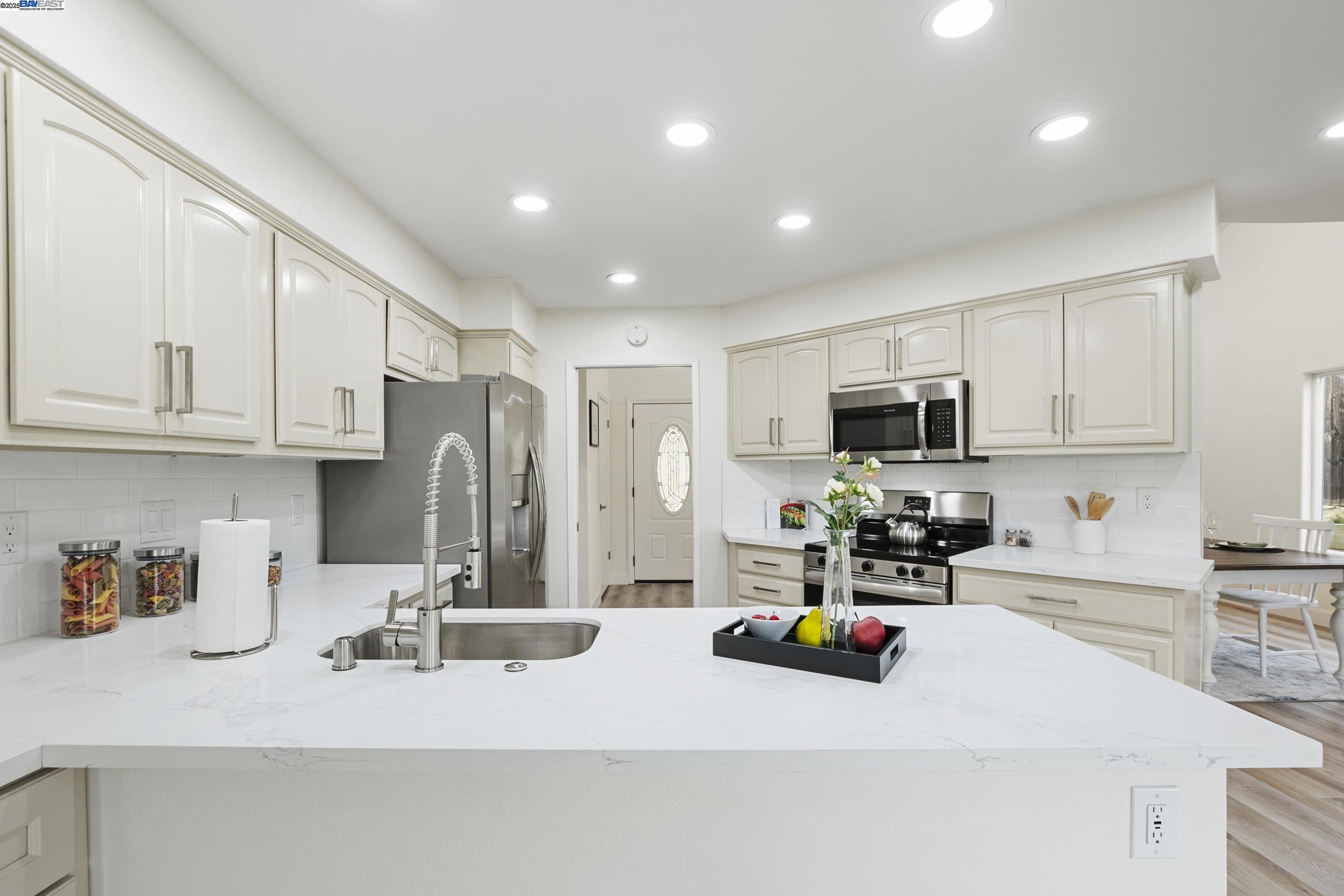 Detail Gallery Image 18 of 60 For 1239 Steele Canyon, Napa,  CA 94558 - 3 Beds | 2 Baths