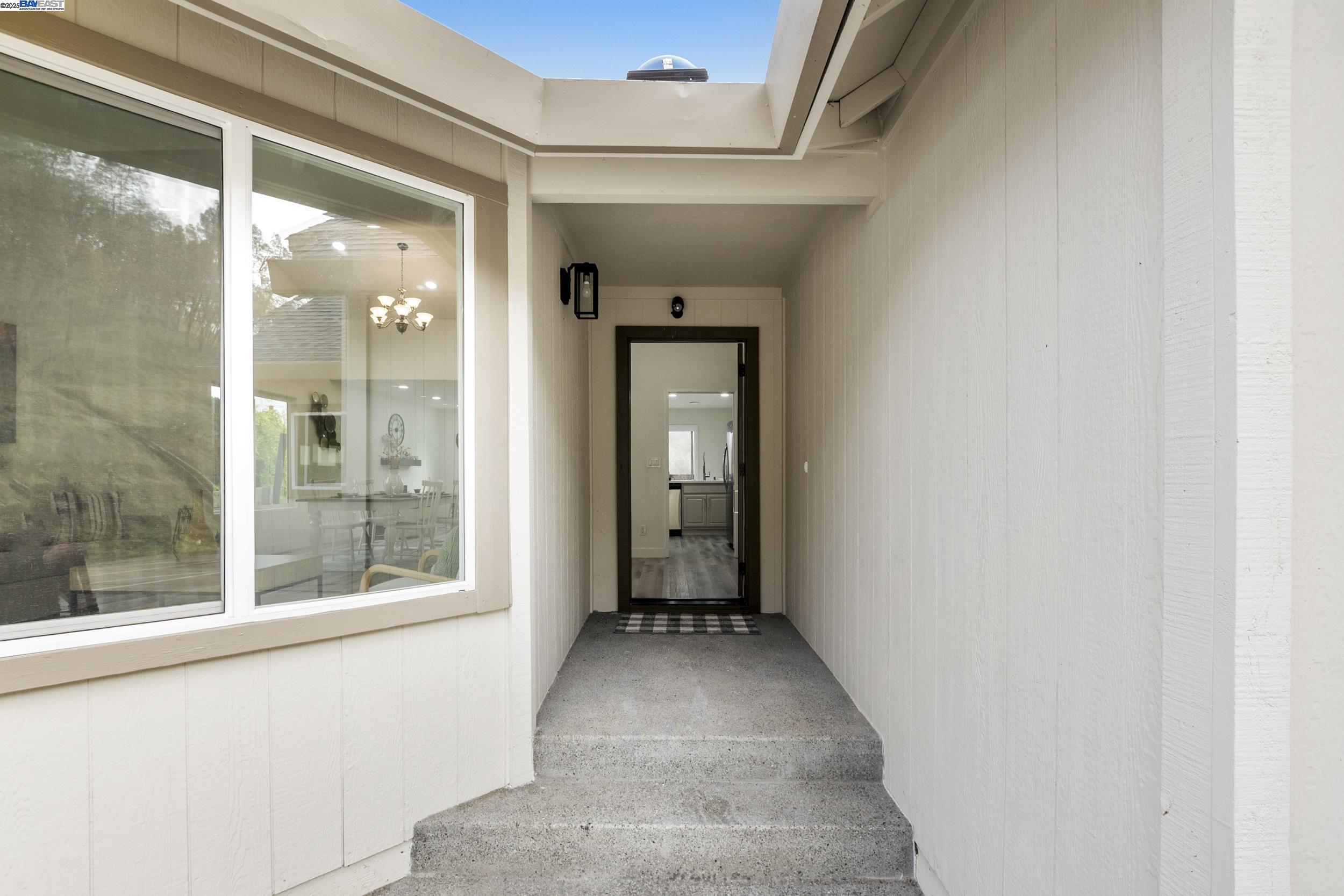 Detail Gallery Image 3 of 60 For 1239 Steele Canyon, Napa,  CA 94558 - 3 Beds | 2 Baths