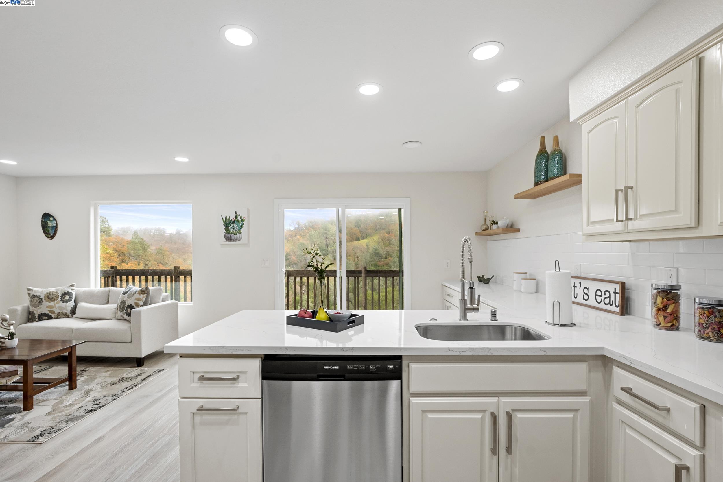 Detail Gallery Image 23 of 60 For 1239 Steele Canyon, Napa,  CA 94558 - 3 Beds | 2 Baths