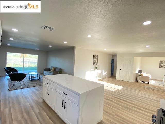 Detail Gallery Image 13 of 32 For 1832 Elkwood Dr, Concord,  CA 94519 - 3 Beds | 2 Baths