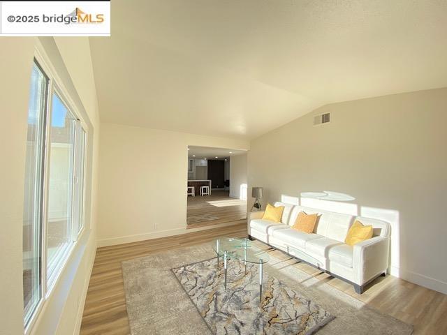 Detail Gallery Image 18 of 32 For 1832 Elkwood Dr, Concord,  CA 94519 - 3 Beds | 2 Baths