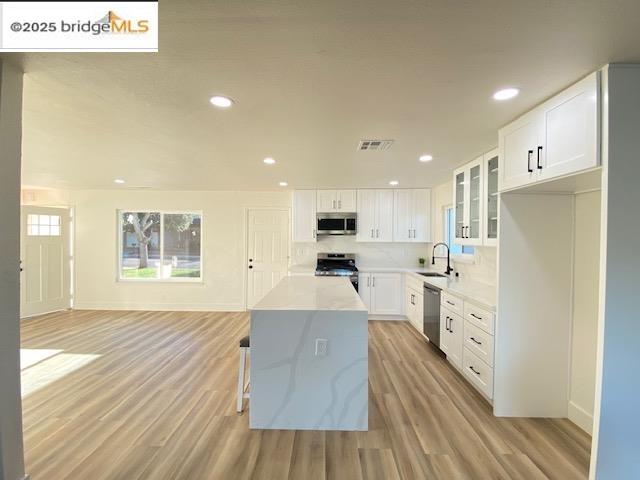 Detail Gallery Image 9 of 32 For 1832 Elkwood Dr, Concord,  CA 94519 - 3 Beds | 2 Baths