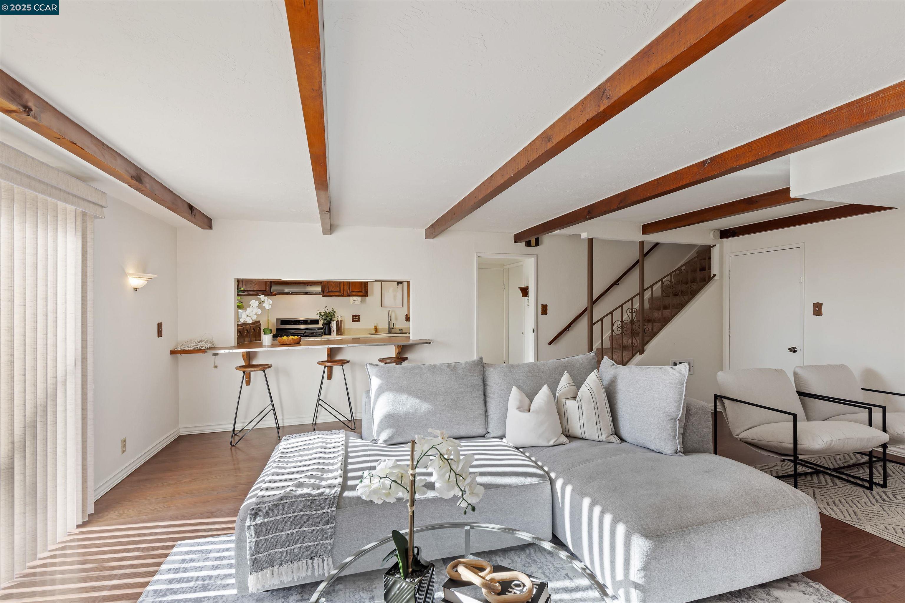 Detail Gallery Image 18 of 38 For 2321 Camino Dolores, Castro Valley,  CA 94546 - 3 Beds | 3 Baths