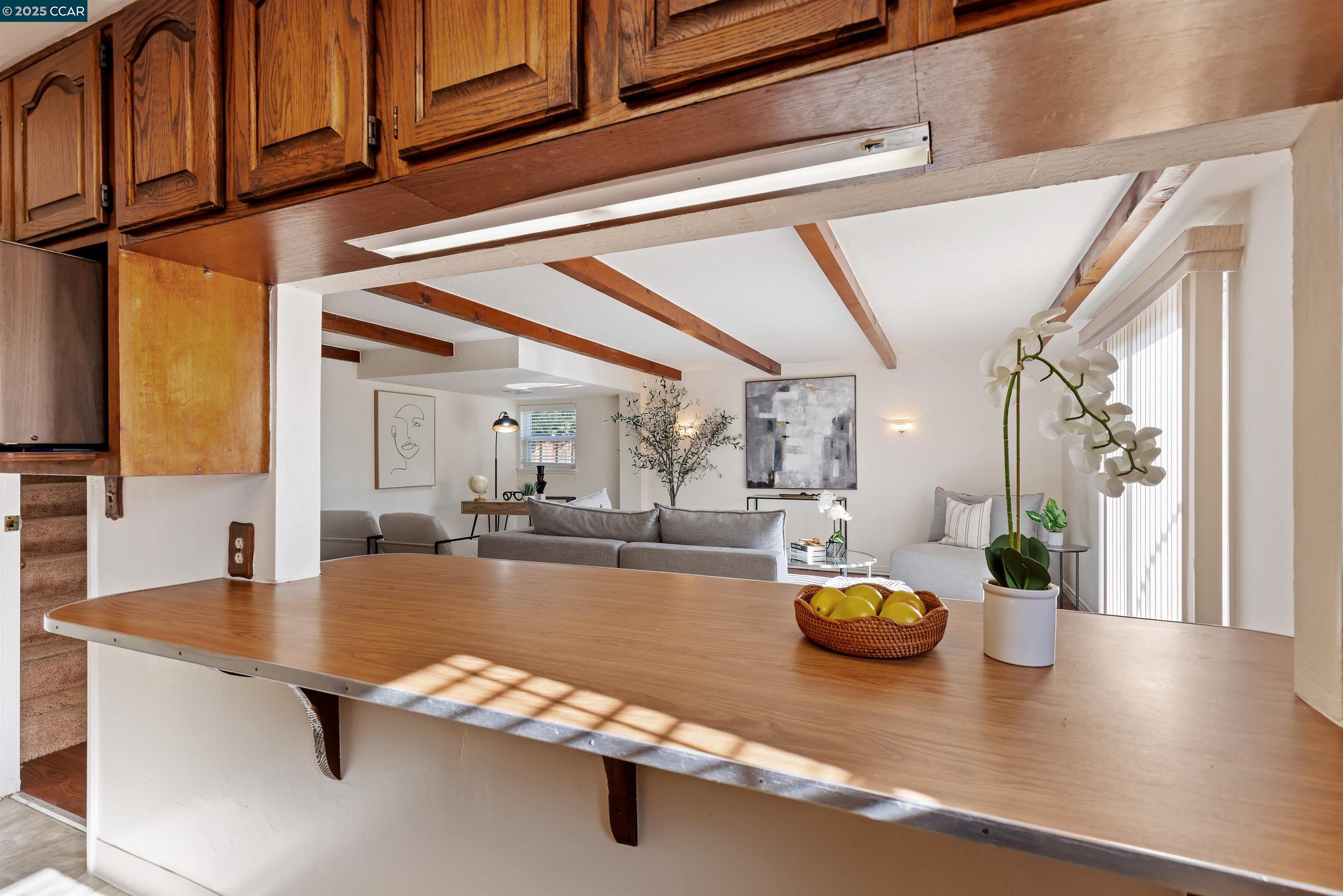 Detail Gallery Image 21 of 38 For 2321 Camino Dolores, Castro Valley,  CA 94546 - 3 Beds | 3 Baths