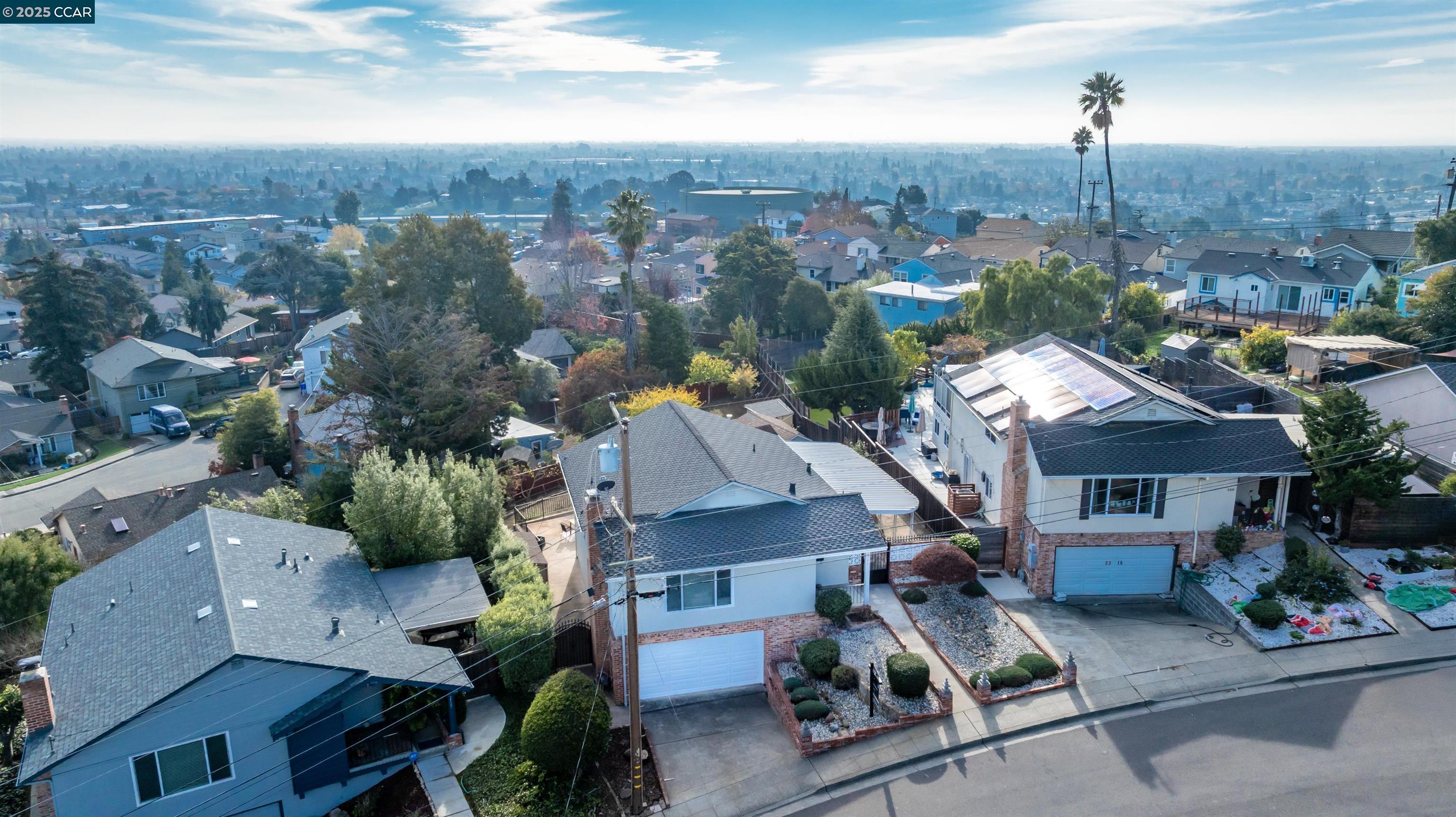 Detail Gallery Image 27 of 38 For 2321 Camino Dolores, Castro Valley,  CA 94546 - 3 Beds | 3 Baths