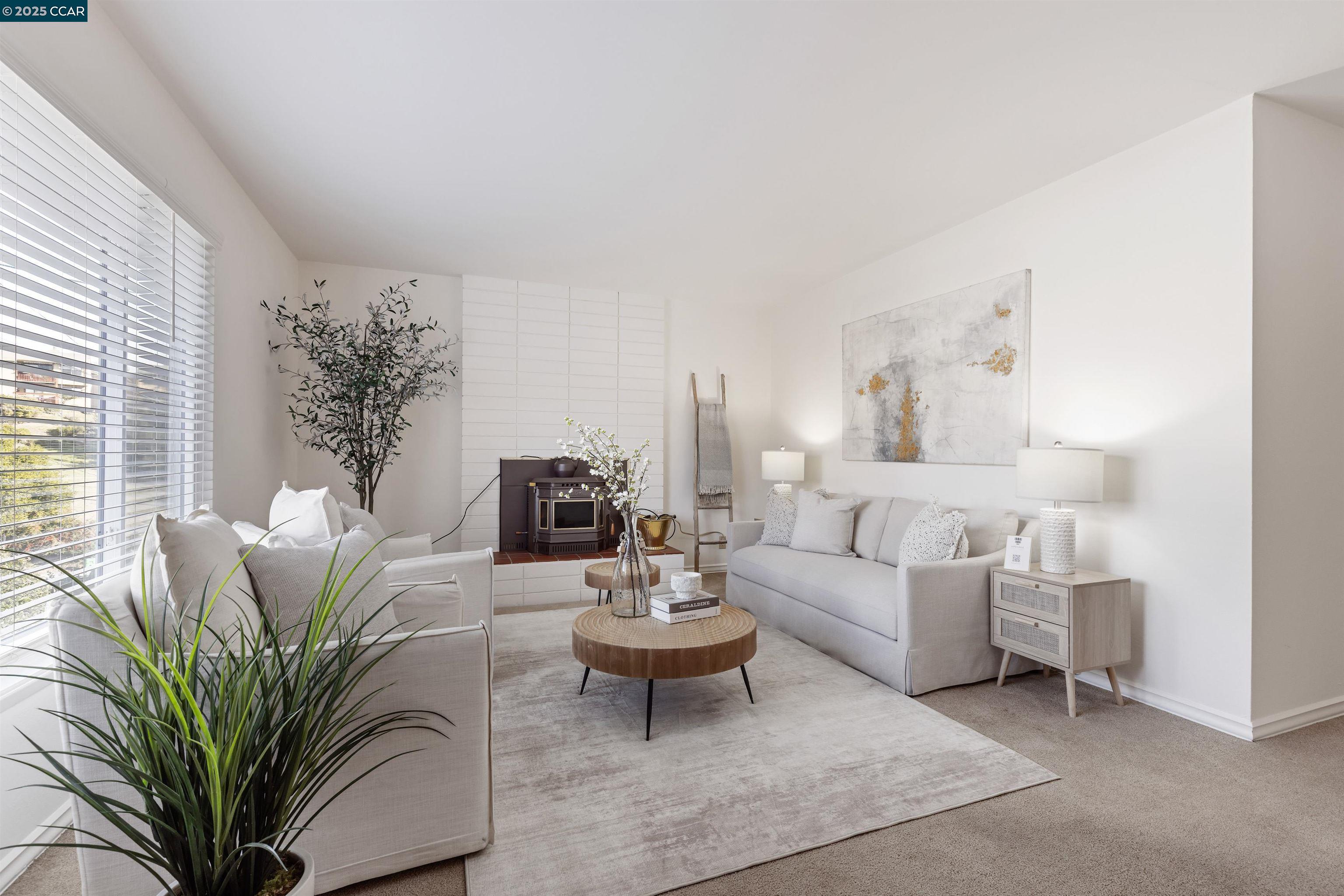 Detail Gallery Image 5 of 38 For 2321 Camino Dolores, Castro Valley,  CA 94546 - 3 Beds | 3 Baths