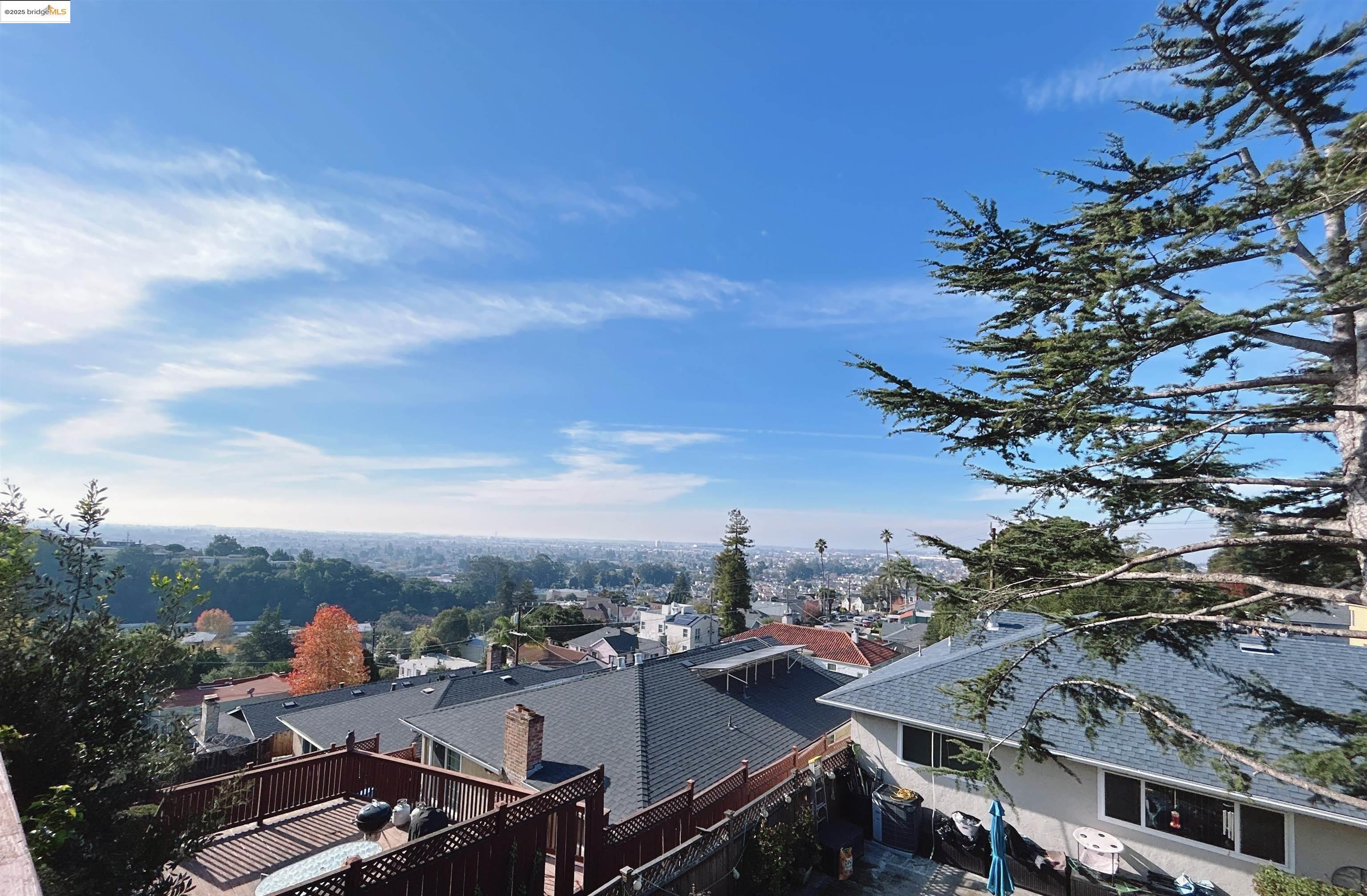 Detail Gallery Image 10 of 10 For 8415 Aster Ave., Oakland,  CA 94602 - 3 Beds | 2 Baths