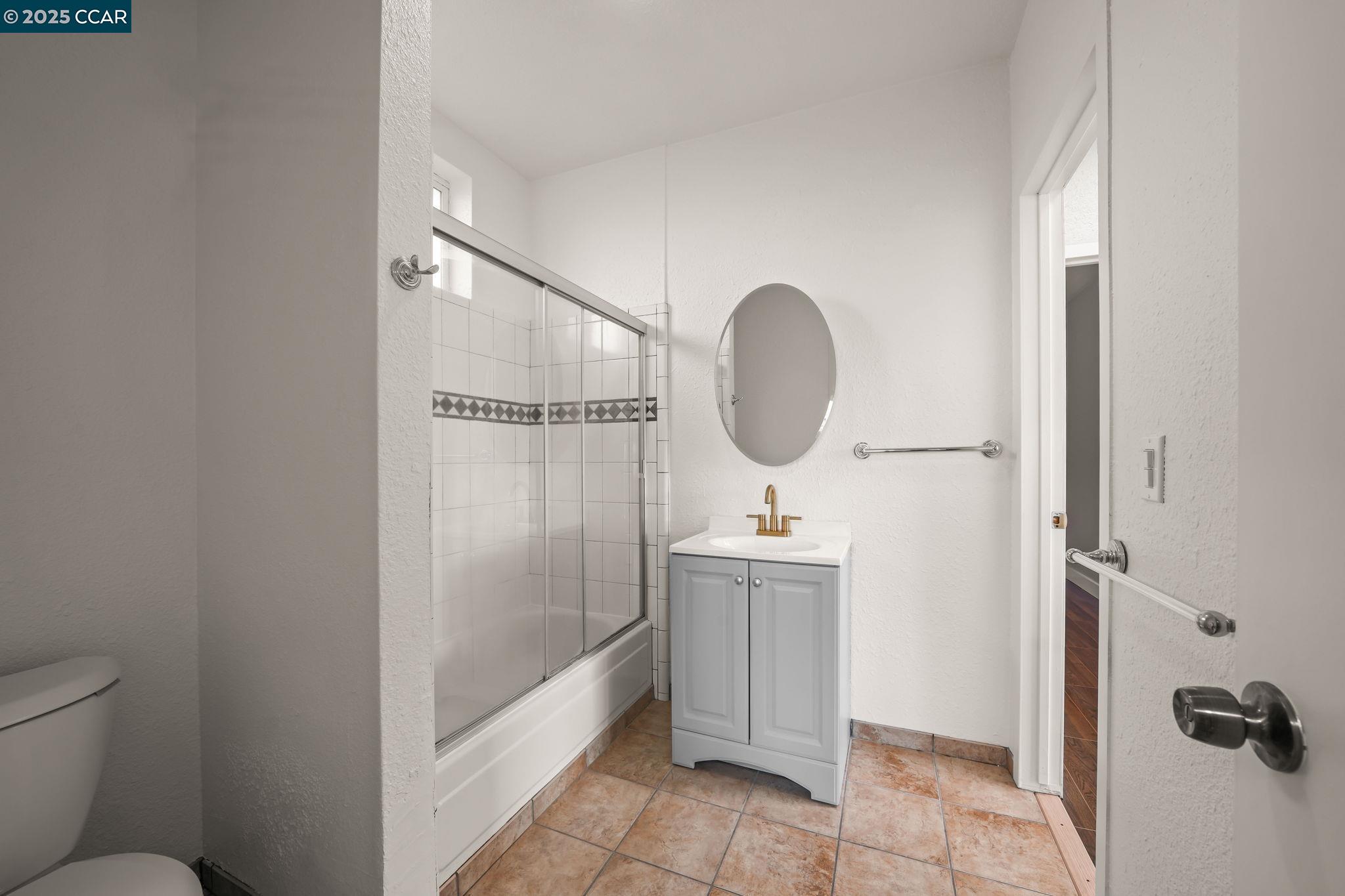 Detail Gallery Image 16 of 39 For 502 Pennsylvania, Richmond,  CA 94801 - 4 Beds | 2 Baths