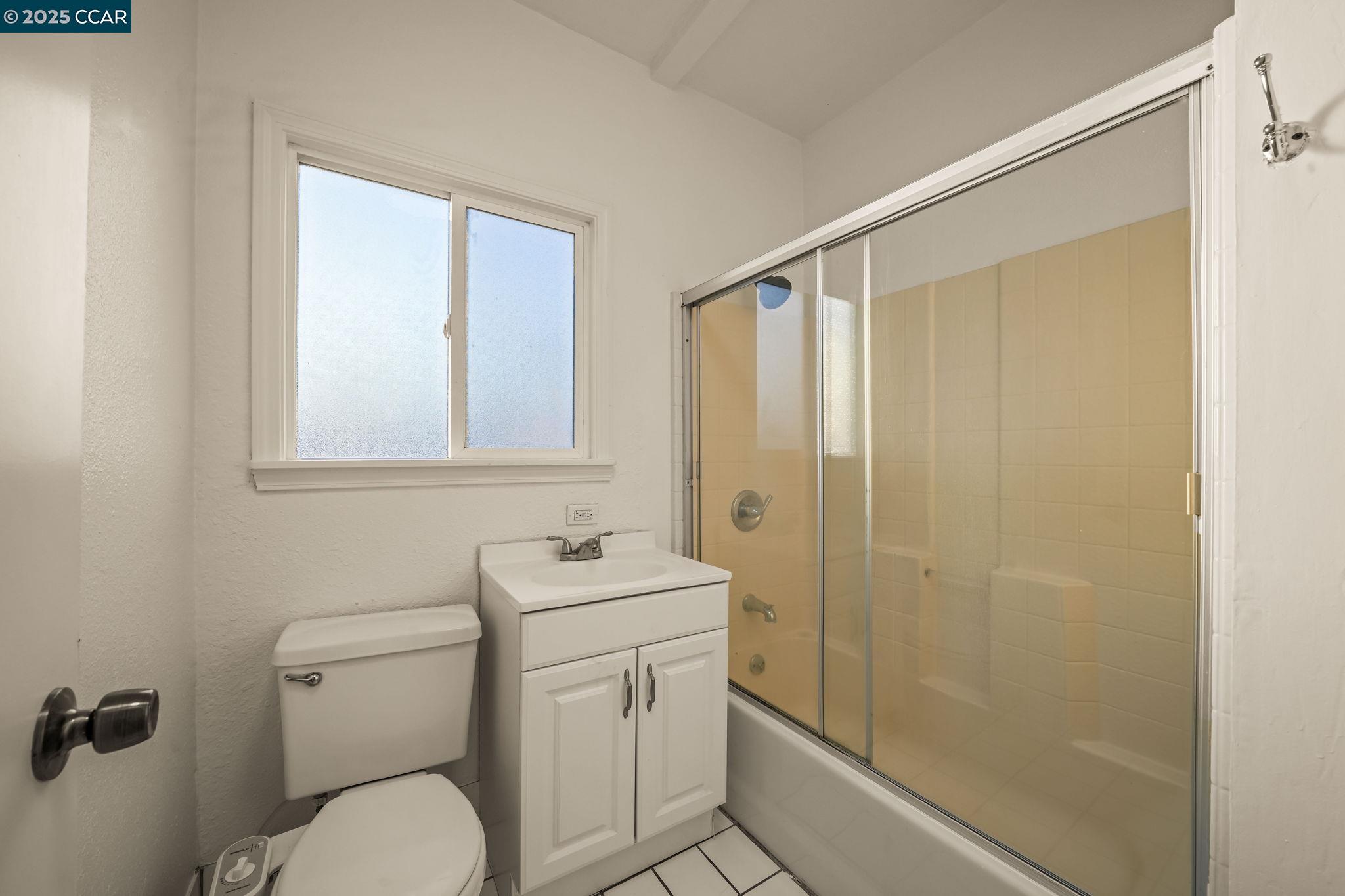 Detail Gallery Image 22 of 39 For 502 Pennsylvania, Richmond,  CA 94801 - 4 Beds | 2 Baths