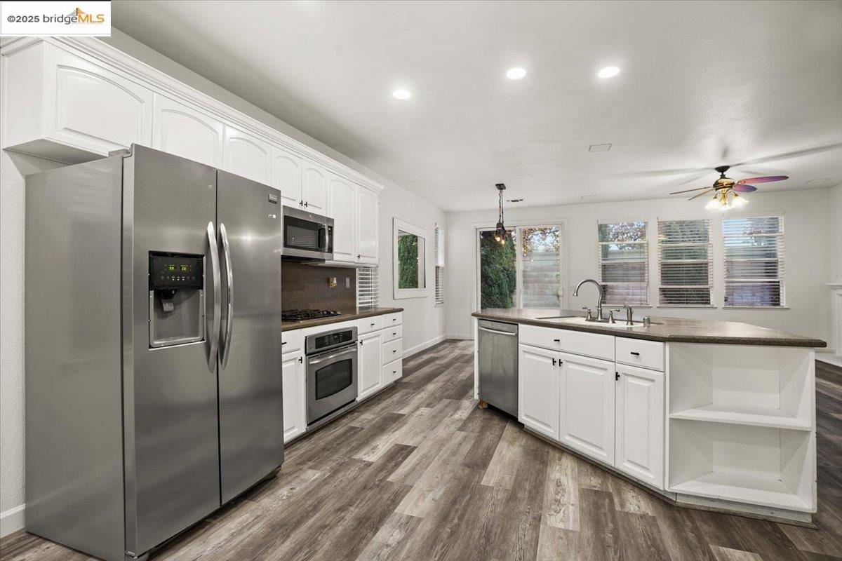 Detail Gallery Image 14 of 60 For 2324 Mendocino Dr, Oakdale,  CA 95361 - 3 Beds | 2 Baths