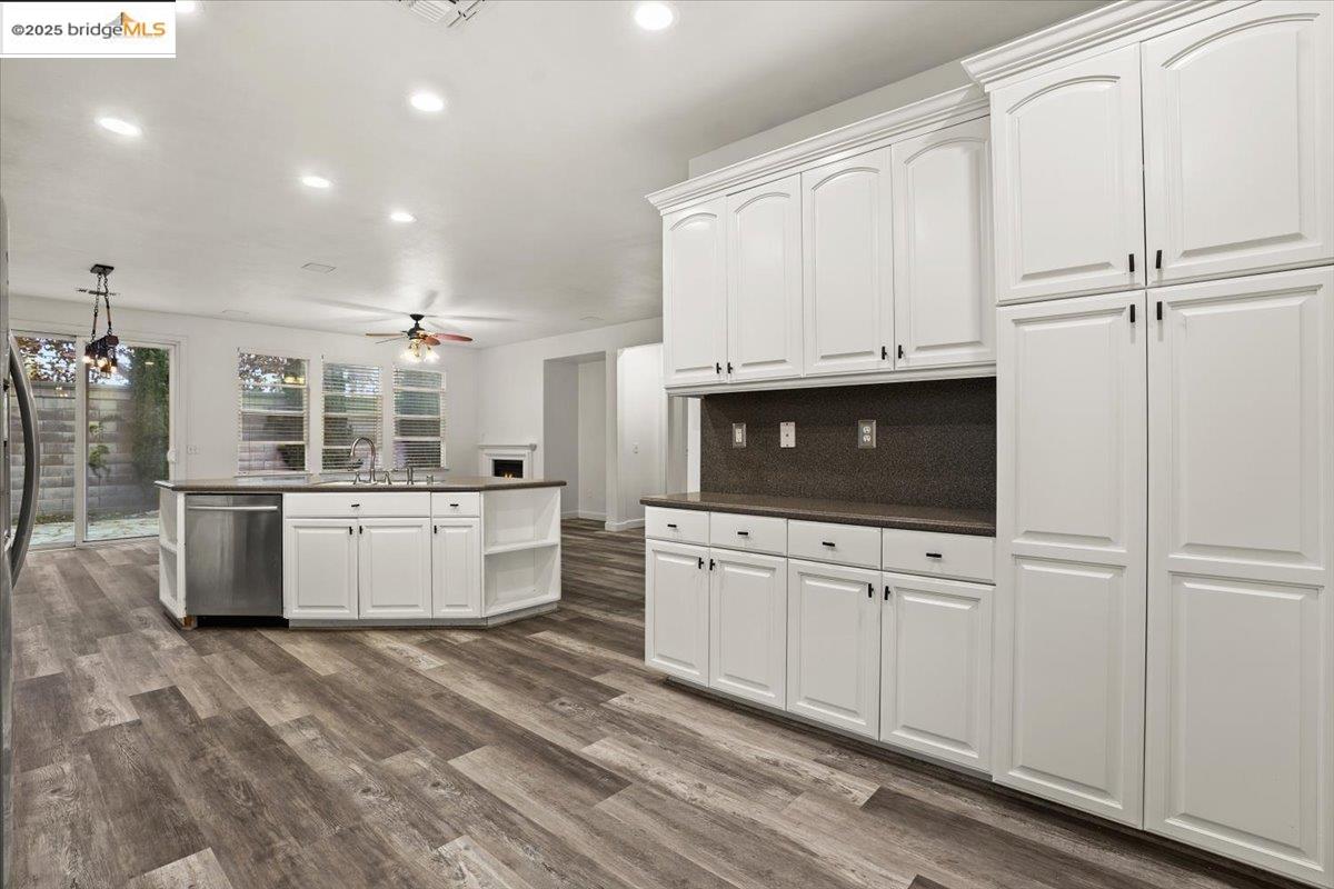 Detail Gallery Image 10 of 60 For 2324 Mendocino Dr, Oakdale,  CA 95361 - 3 Beds | 2 Baths