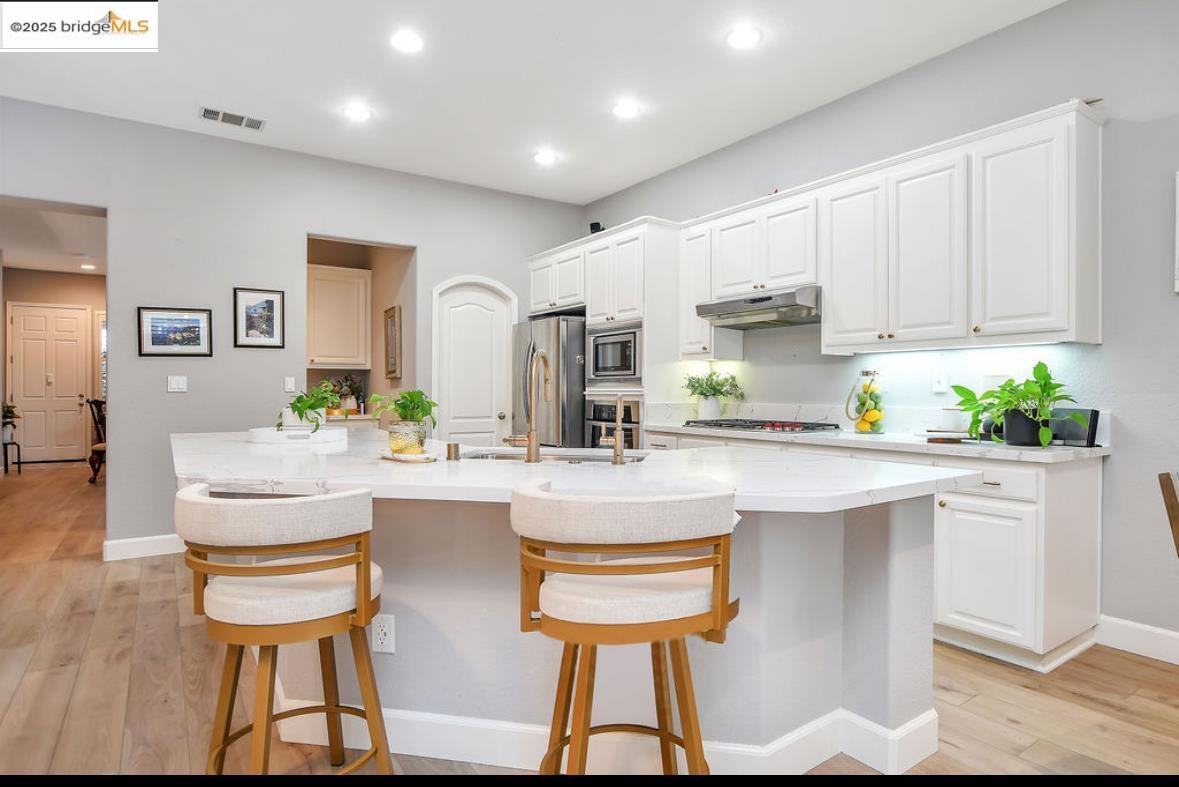 Detail Gallery Image 10 of 47 For 1771 Wilde Dr, Discovery Bay,  CA 94505 - 5 Beds | 3 Baths