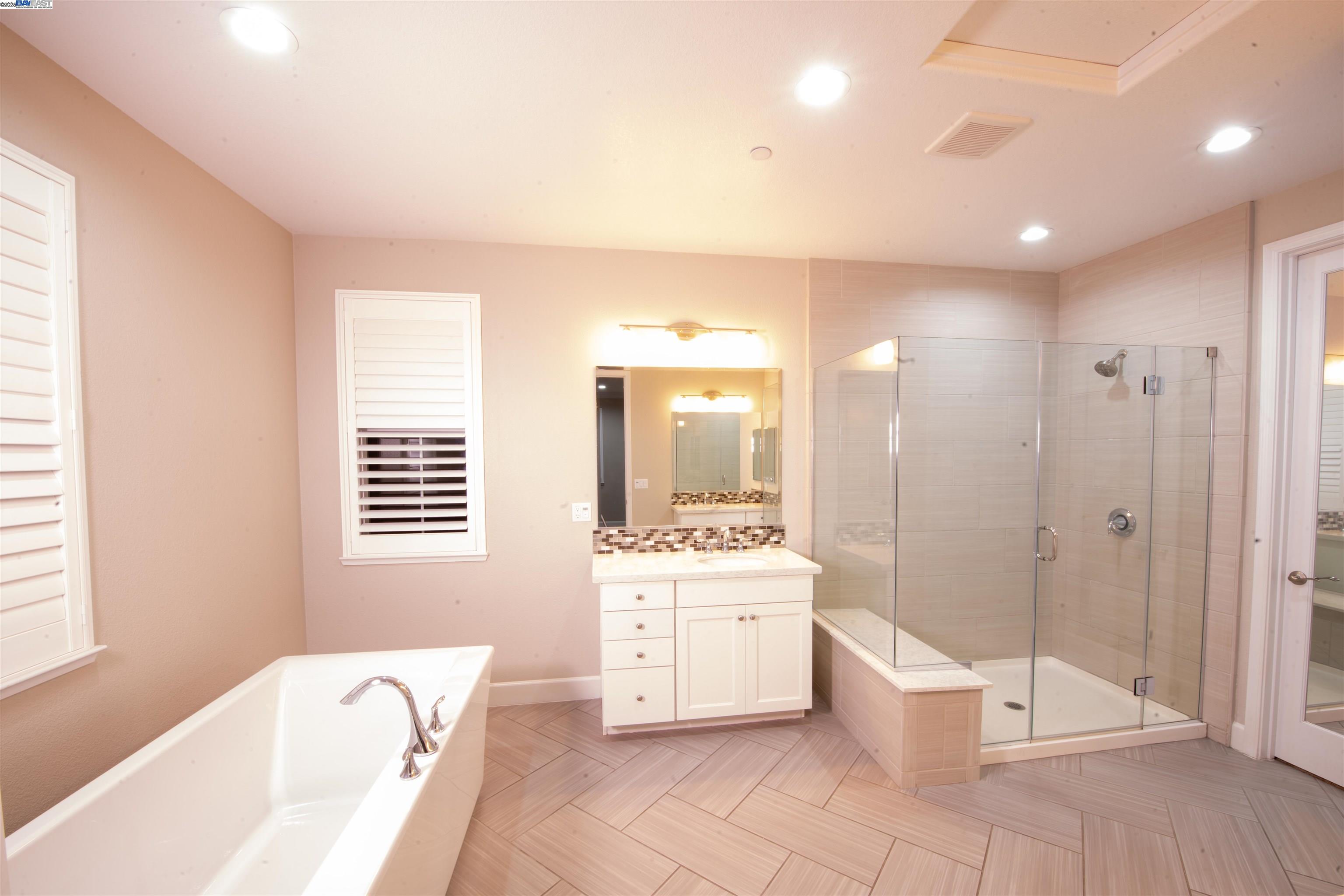 Detail Gallery Image 12 of 41 For 7212 Mount Veeder Road, Dublin,  CA 94568 - 5 Beds | 4/1 Baths