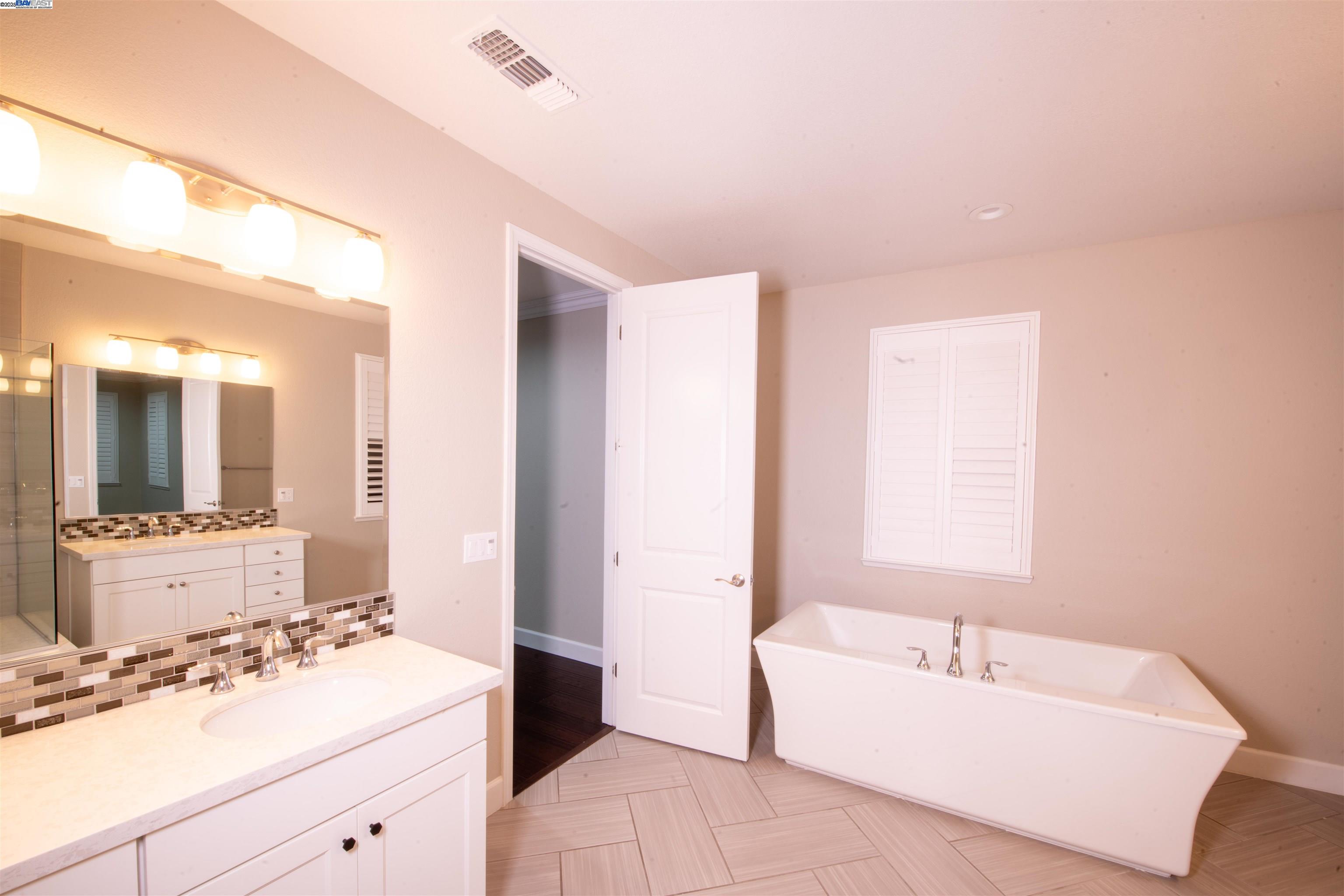 Detail Gallery Image 18 of 41 For 7212 Mount Veeder Road, Dublin,  CA 94568 - 5 Beds | 4/1 Baths