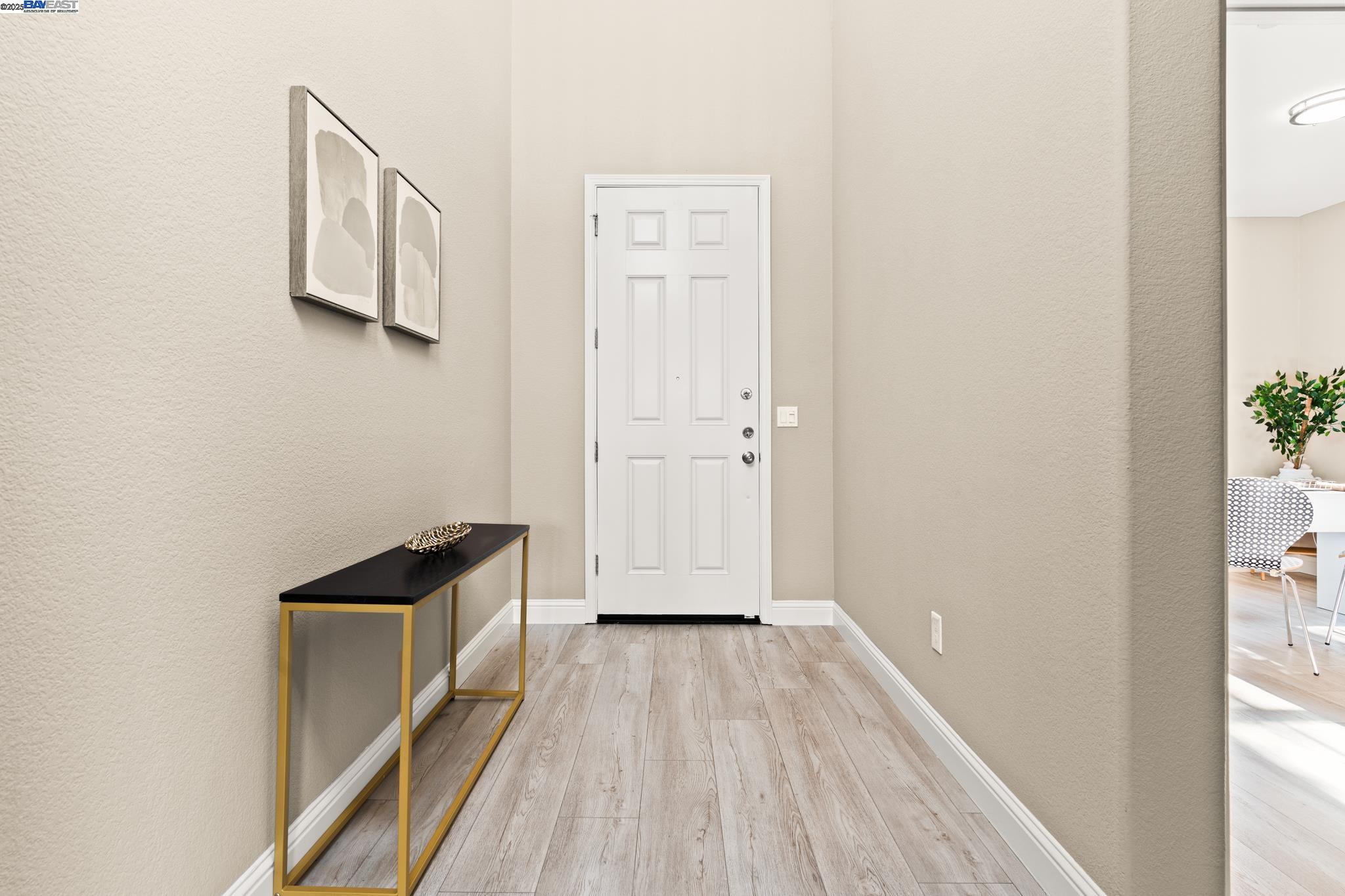 Detail Gallery Image 2 of 38 For 1525 Middle Ln, Hayward,  CA 94545 - 4 Beds | 3 Baths