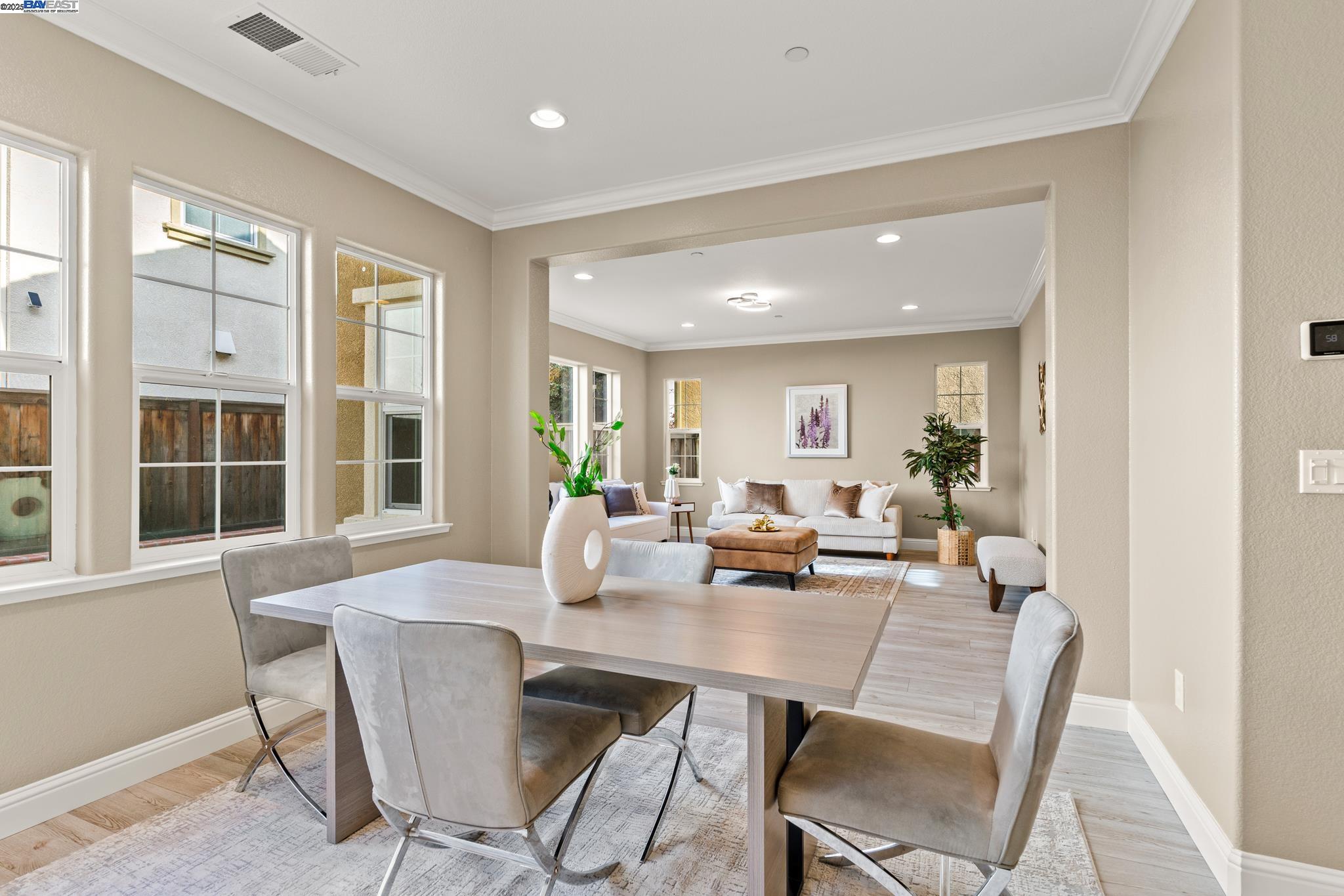 Detail Gallery Image 13 of 38 For 1525 Middle Ln, Hayward,  CA 94545 - 4 Beds | 3 Baths