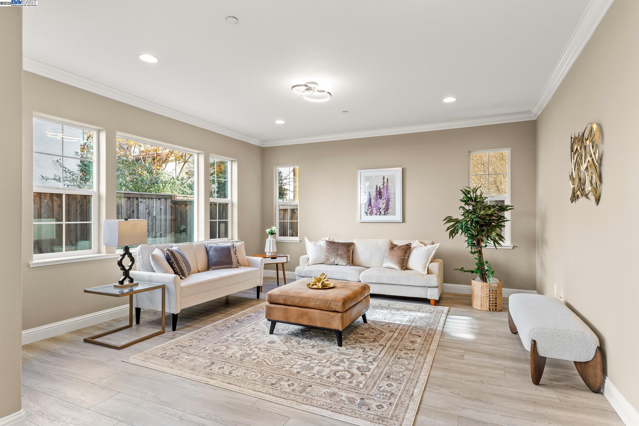 Detail Gallery Image 14 of 38 For 1525 Middle Ln, Hayward,  CA 94545 - 4 Beds | 3 Baths