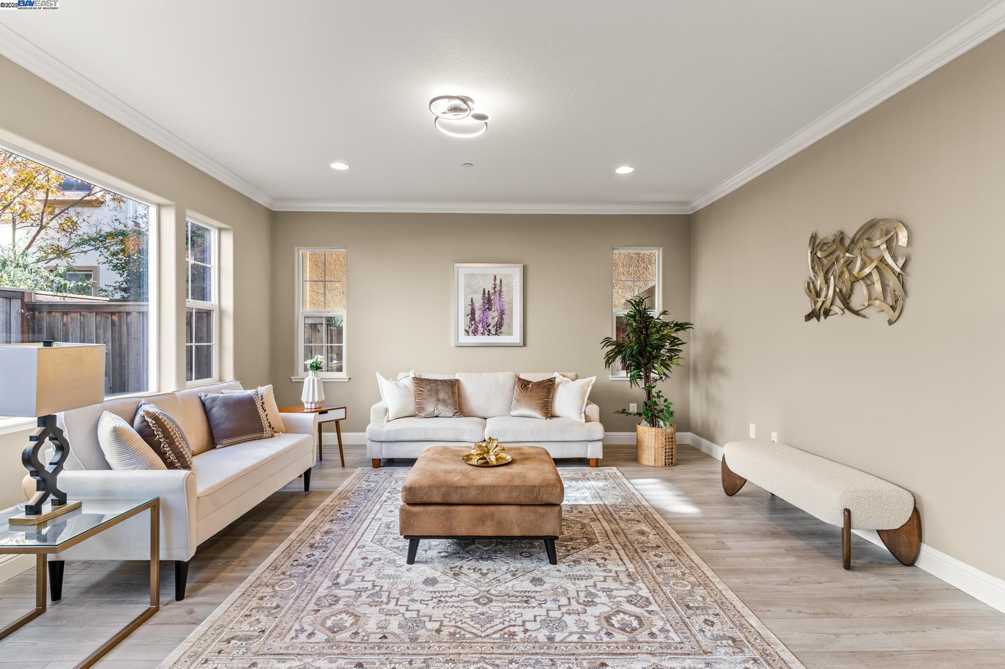 Detail Gallery Image 15 of 38 For 1525 Middle Ln, Hayward,  CA 94545 - 4 Beds | 3 Baths