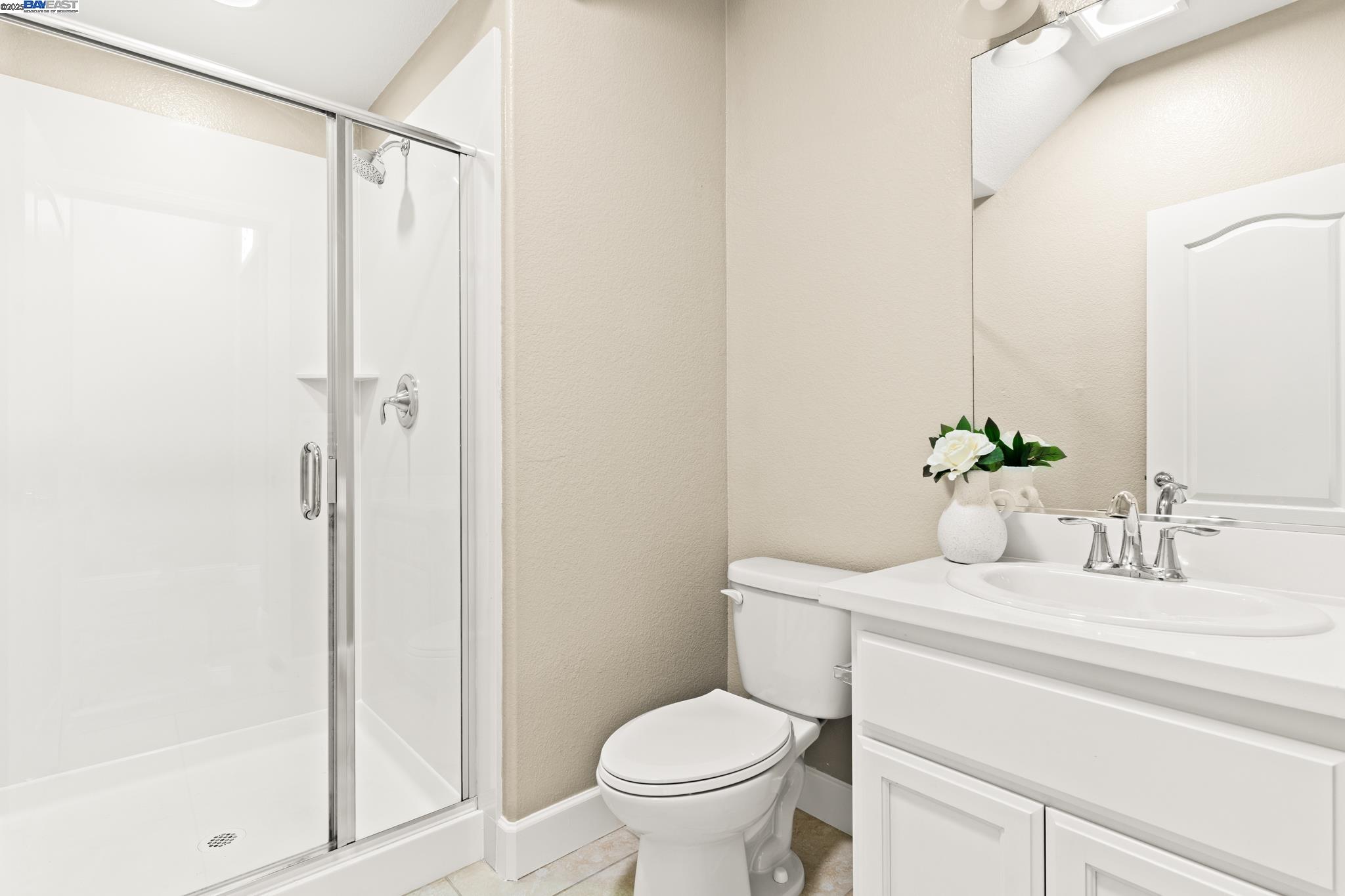 Detail Gallery Image 19 of 38 For 1525 Middle Ln, Hayward,  CA 94545 - 4 Beds | 3 Baths