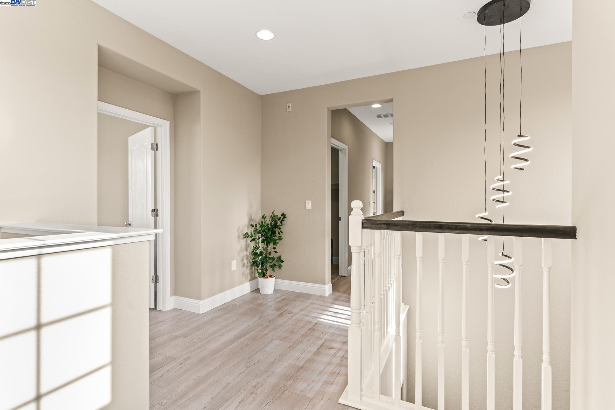 Detail Gallery Image 20 of 38 For 1525 Middle Ln, Hayward,  CA 94545 - 4 Beds | 3 Baths