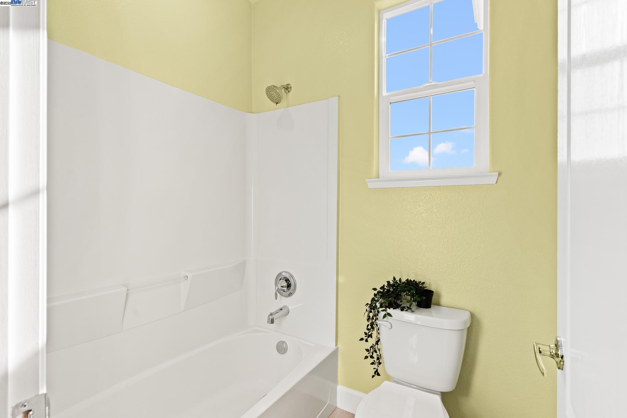 Detail Gallery Image 34 of 38 For 1525 Middle Ln, Hayward,  CA 94545 - 4 Beds | 3 Baths