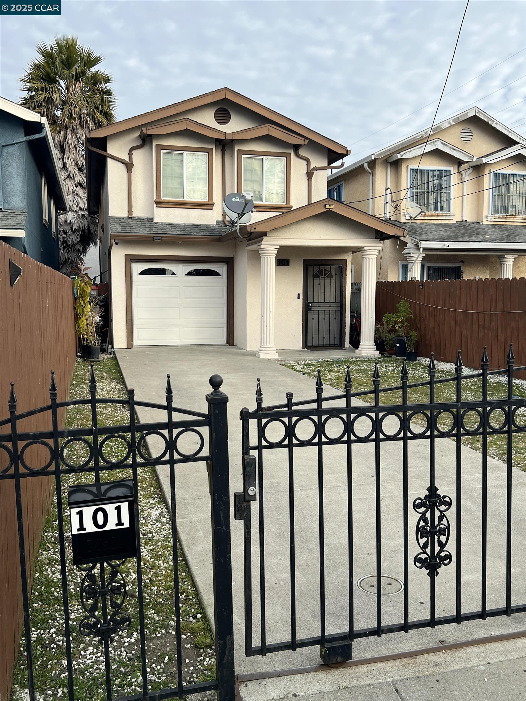 Detail Gallery Image 2 of 15 For 101 Sanford Ave, Richmond,  CA 94801 - 3 Beds | 2/1 Baths