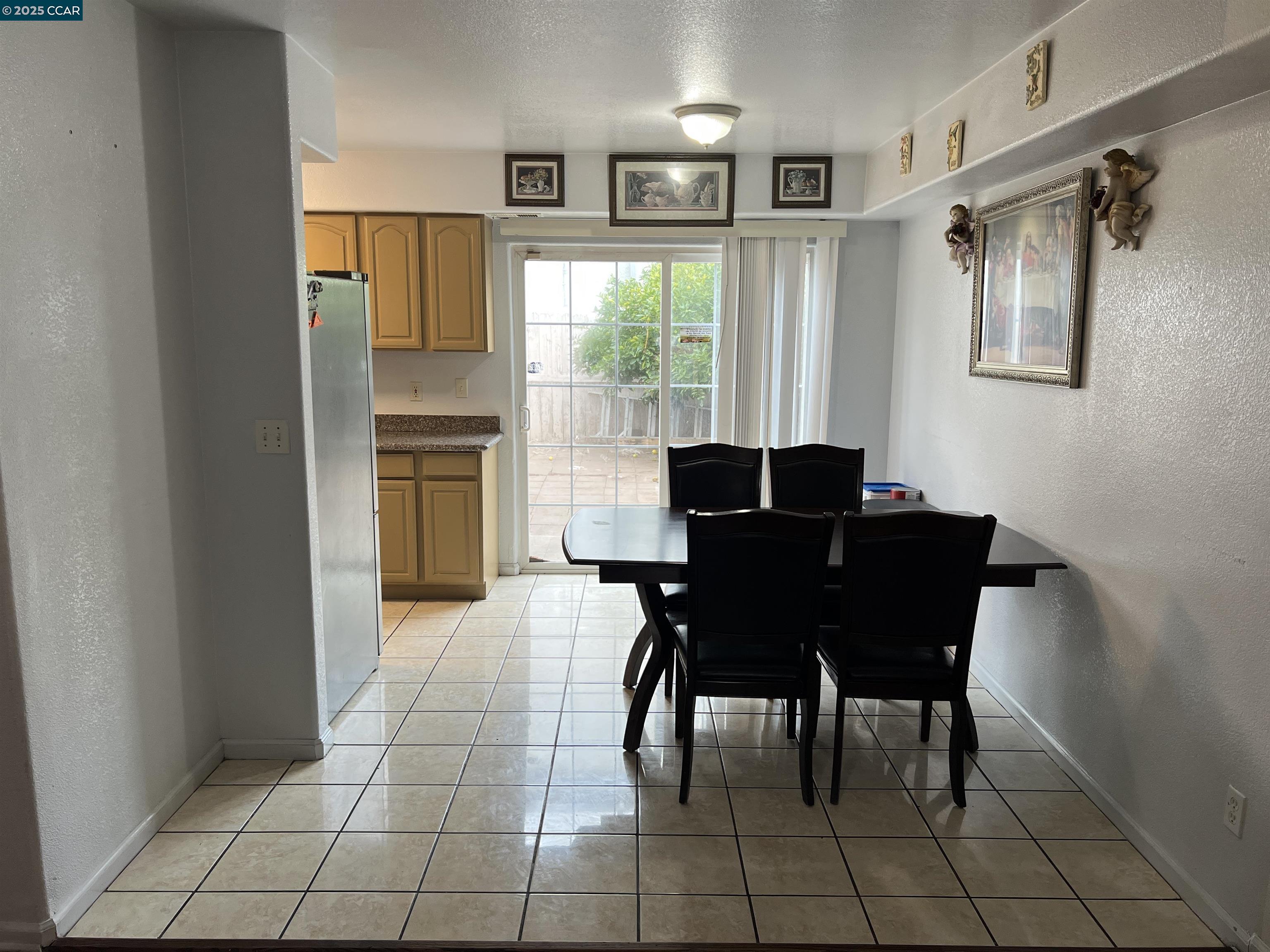 Detail Gallery Image 5 of 15 For 101 Sanford Ave, Richmond,  CA 94801 - 3 Beds | 2/1 Baths