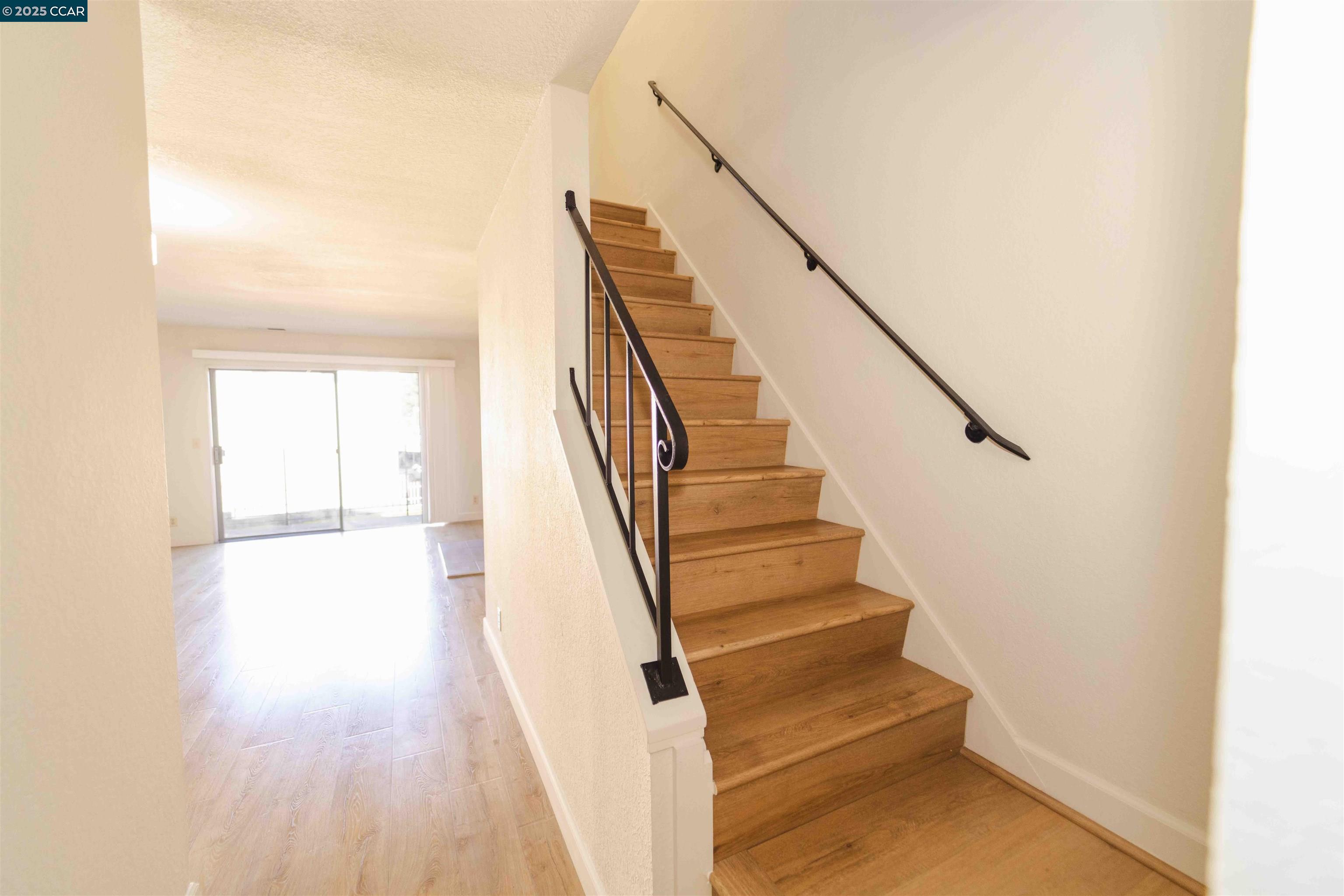 Detail Gallery Image 12 of 23 For 4811 Appian Wy #2/4,  El Sobrante,  CA 94803 - 2 Beds | 1/1 Baths