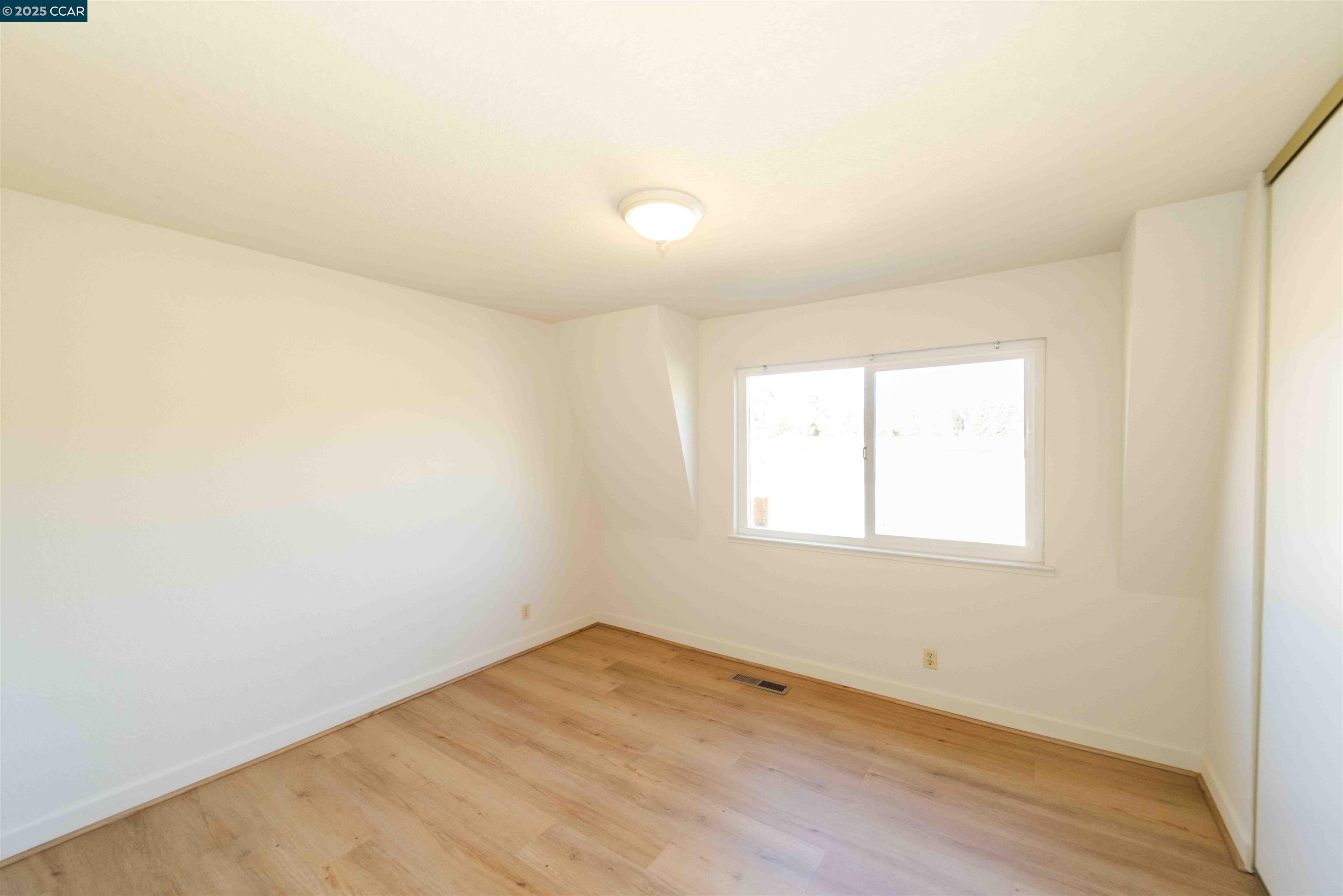 Detail Gallery Image 18 of 23 For 4811 Appian Wy #2/4,  El Sobrante,  CA 94803 - 2 Beds | 1/1 Baths