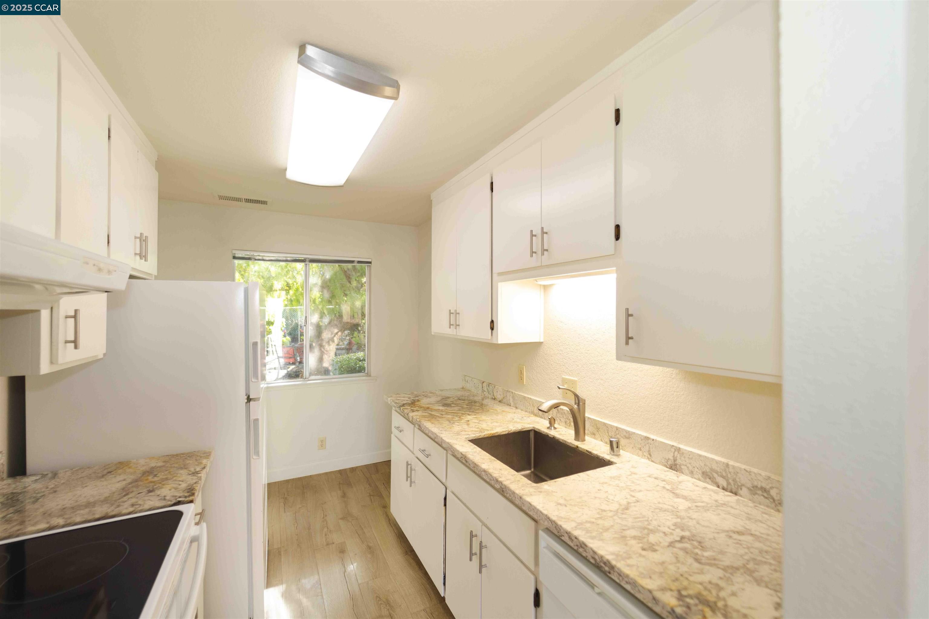 Detail Gallery Image 21 of 23 For 4811 Appian Wy #2/4,  El Sobrante,  CA 94803 - 2 Beds | 1/1 Baths