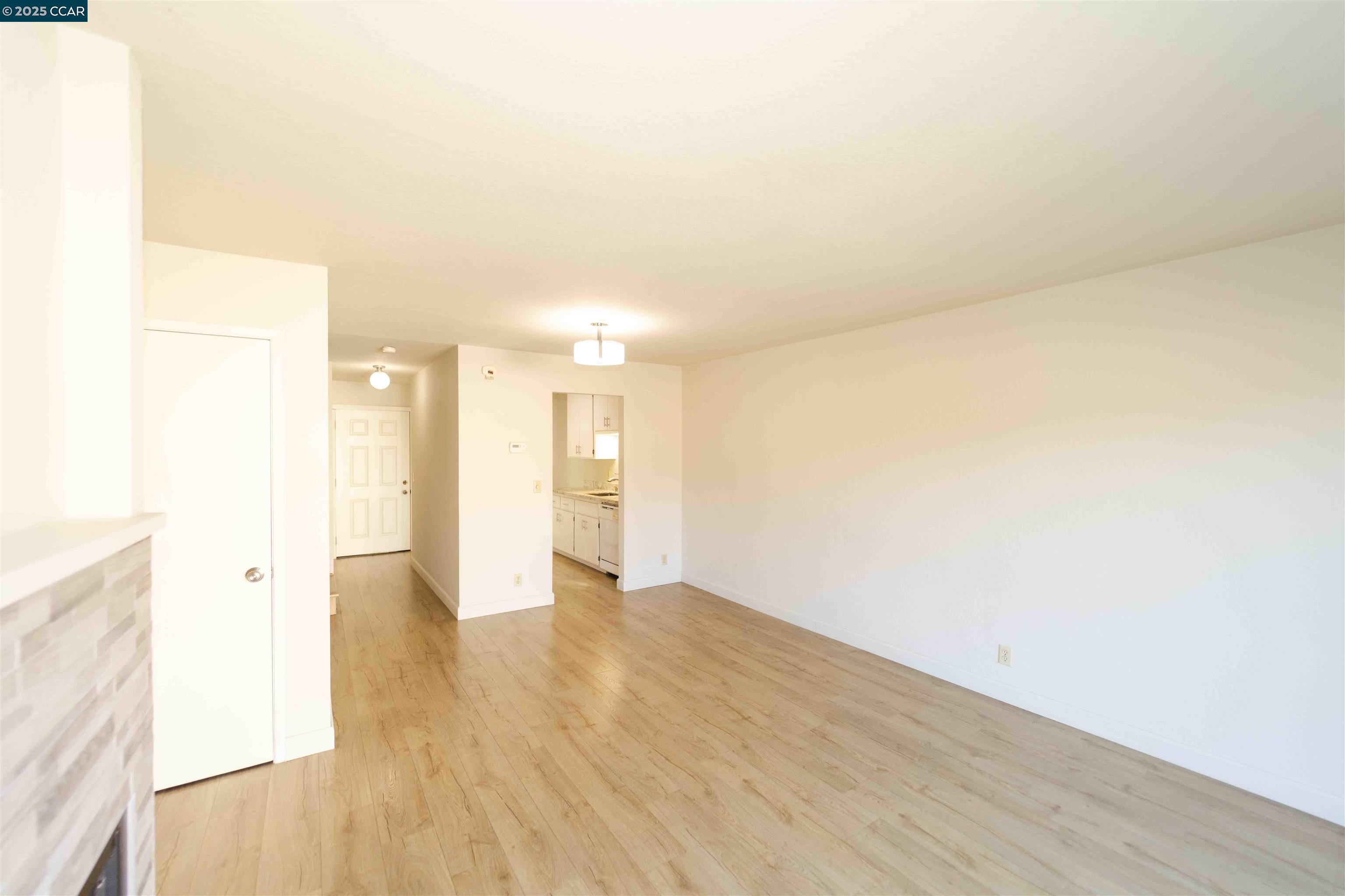 Detail Gallery Image 7 of 23 For 4811 Appian Wy #2/4,  El Sobrante,  CA 94803 - 2 Beds | 1/1 Baths