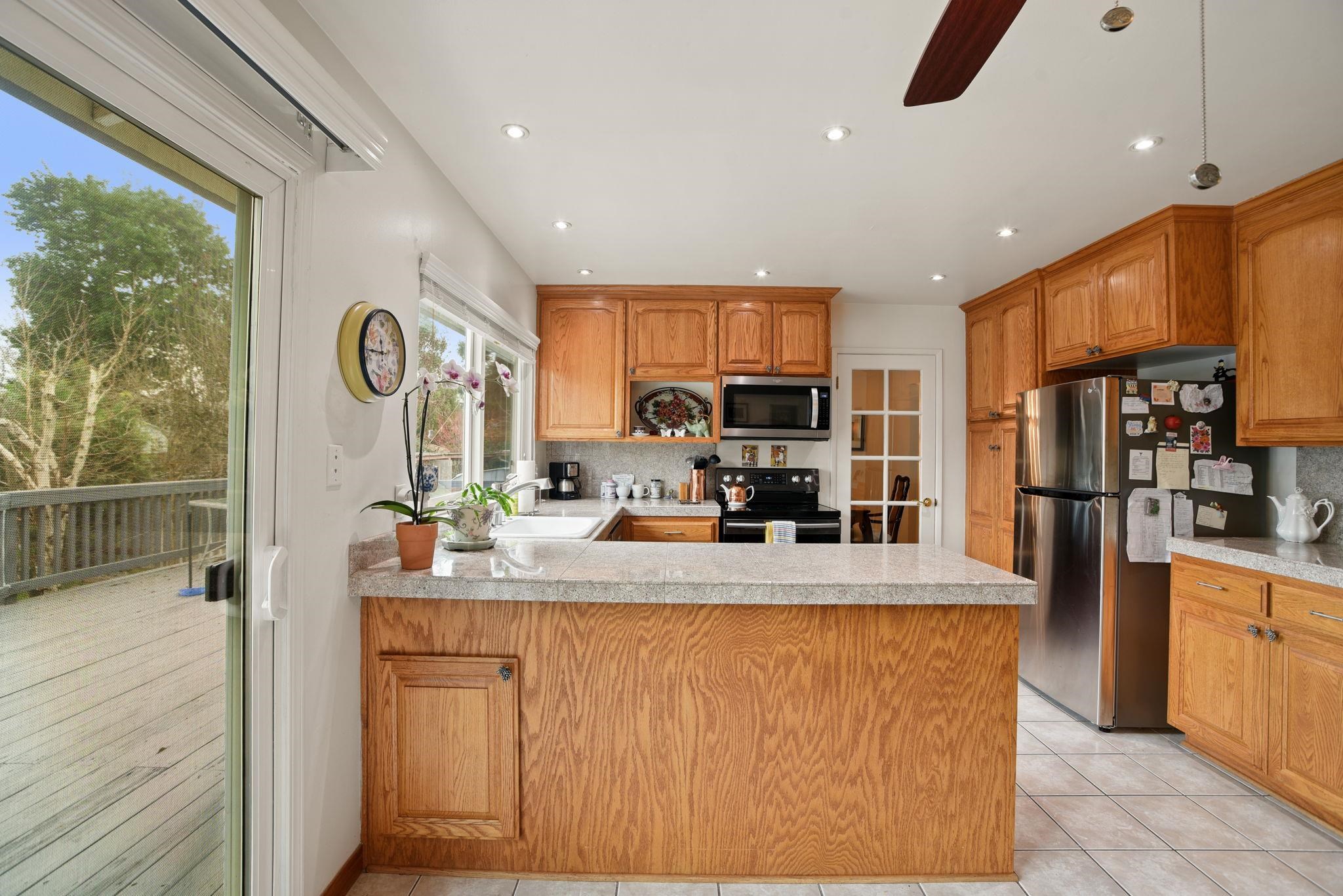 Detail Gallery Image 14 of 53 For 136 Marco Ln, Vacaville,  CA 95688 - 4 Beds | 2/1 Baths