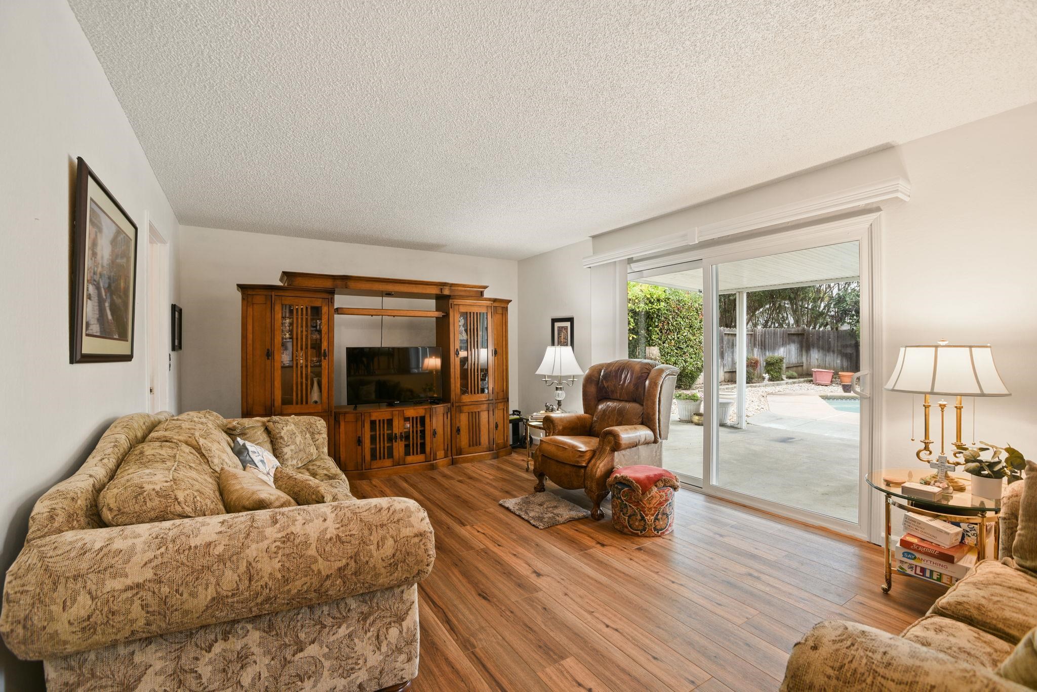 Detail Gallery Image 17 of 53 For 136 Marco Ln, Vacaville,  CA 95688 - 4 Beds | 2/1 Baths